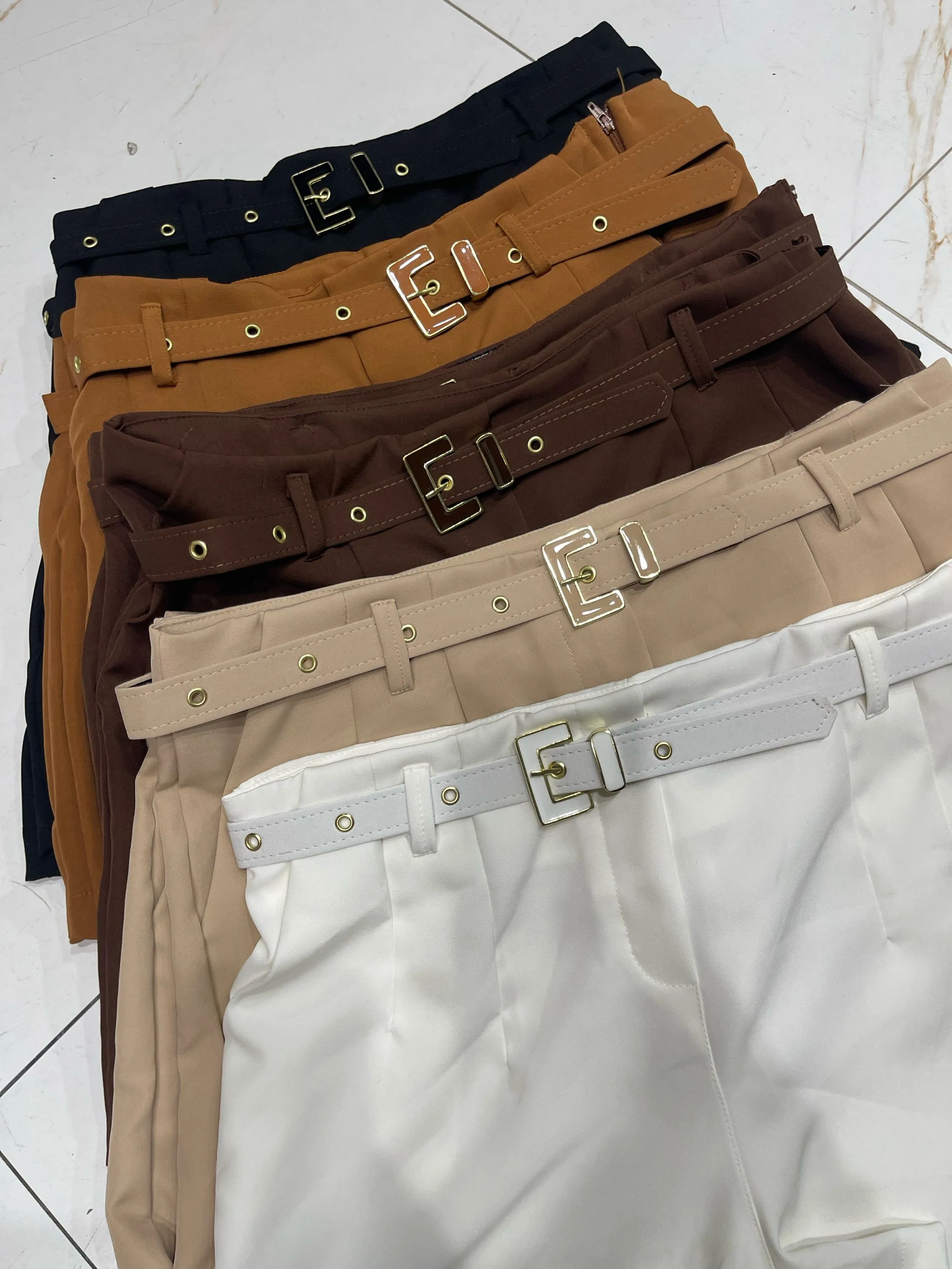 Shorts alfaiataria com cinto