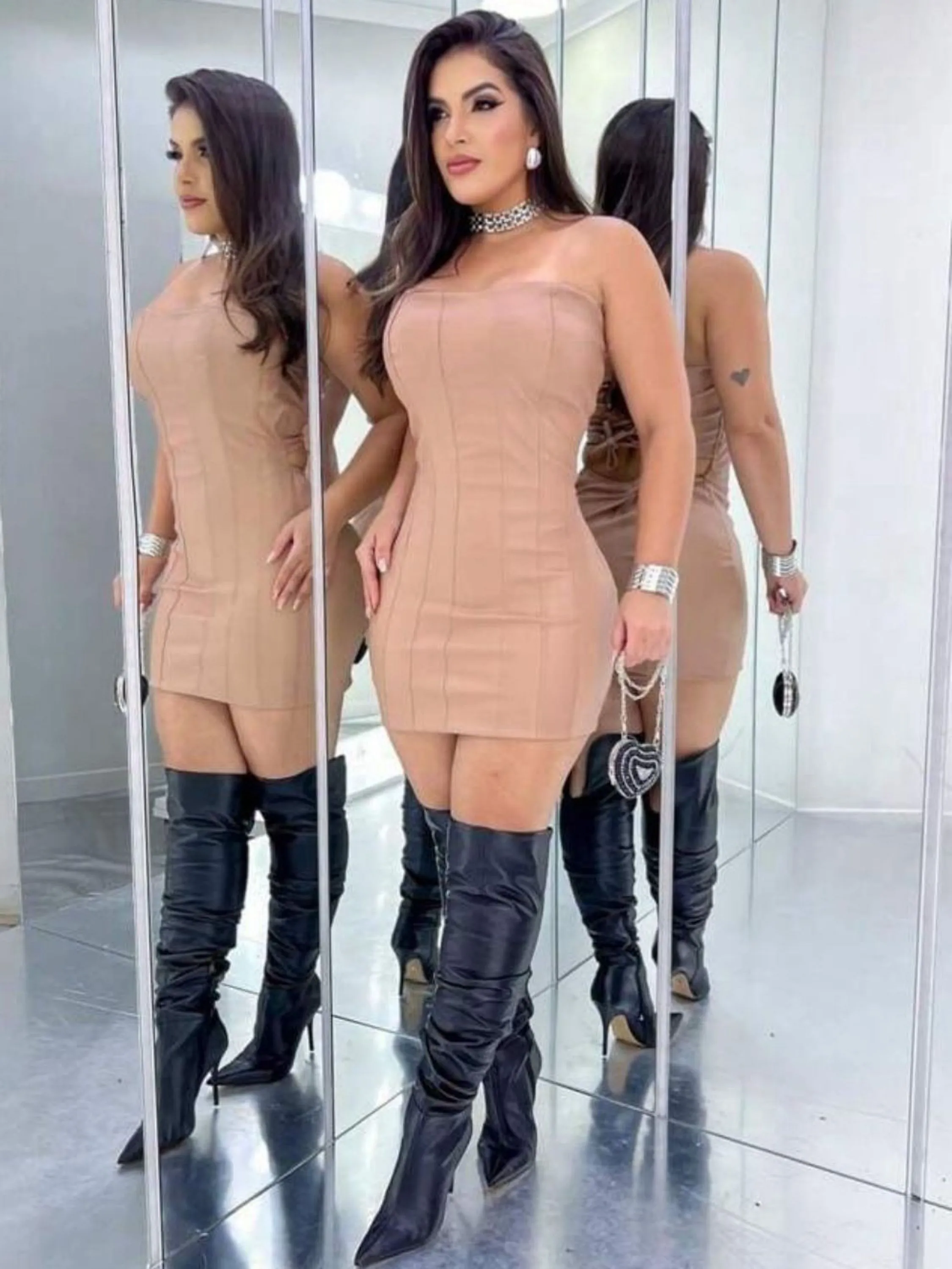 Vestido Curto Tomara que Caia de Couro Sintético