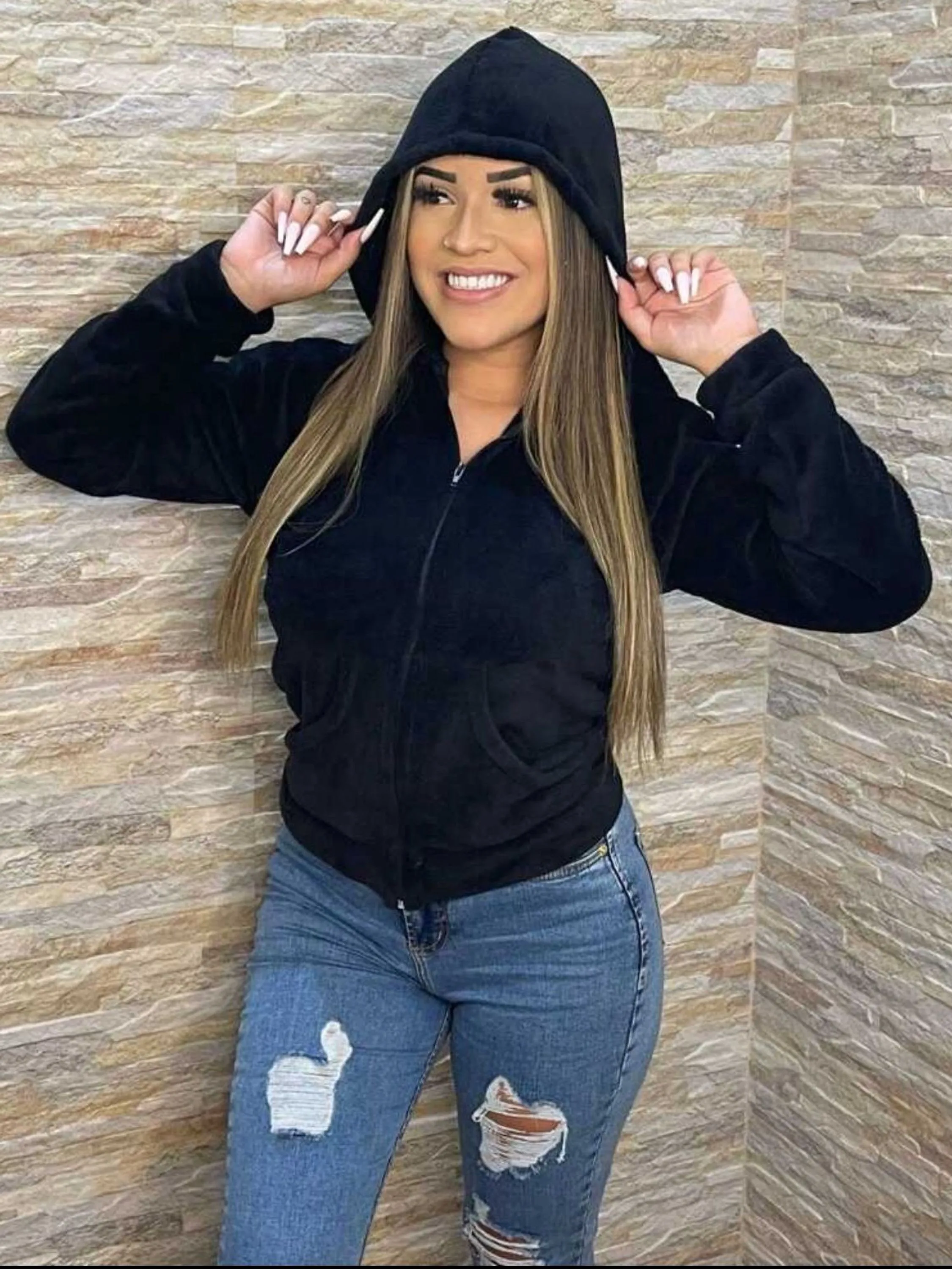 Blusa com Zíper e Capuz de Pelinhos Felpuda Soft