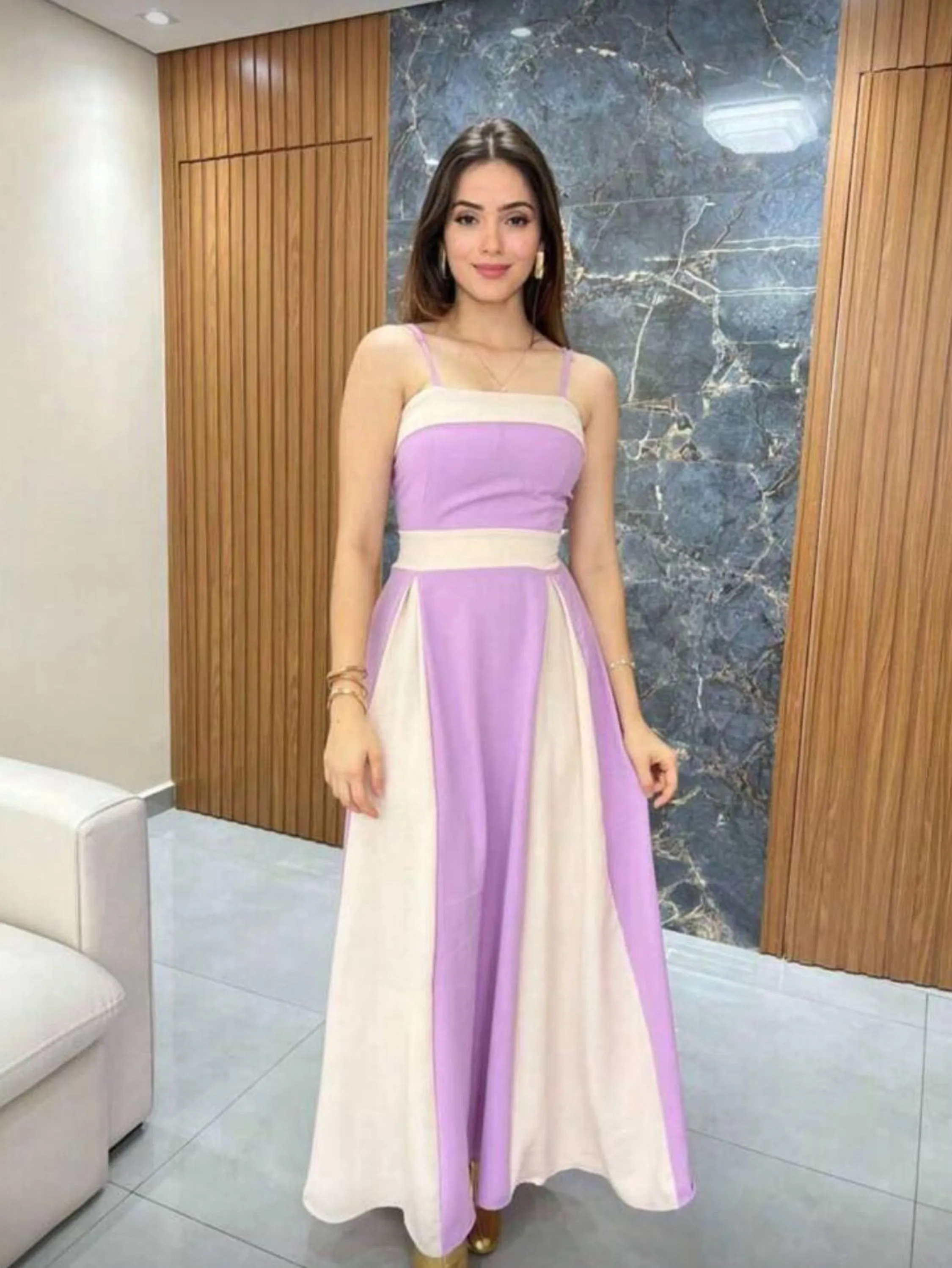 Vestido Bicolor com Forro e C/Bojo