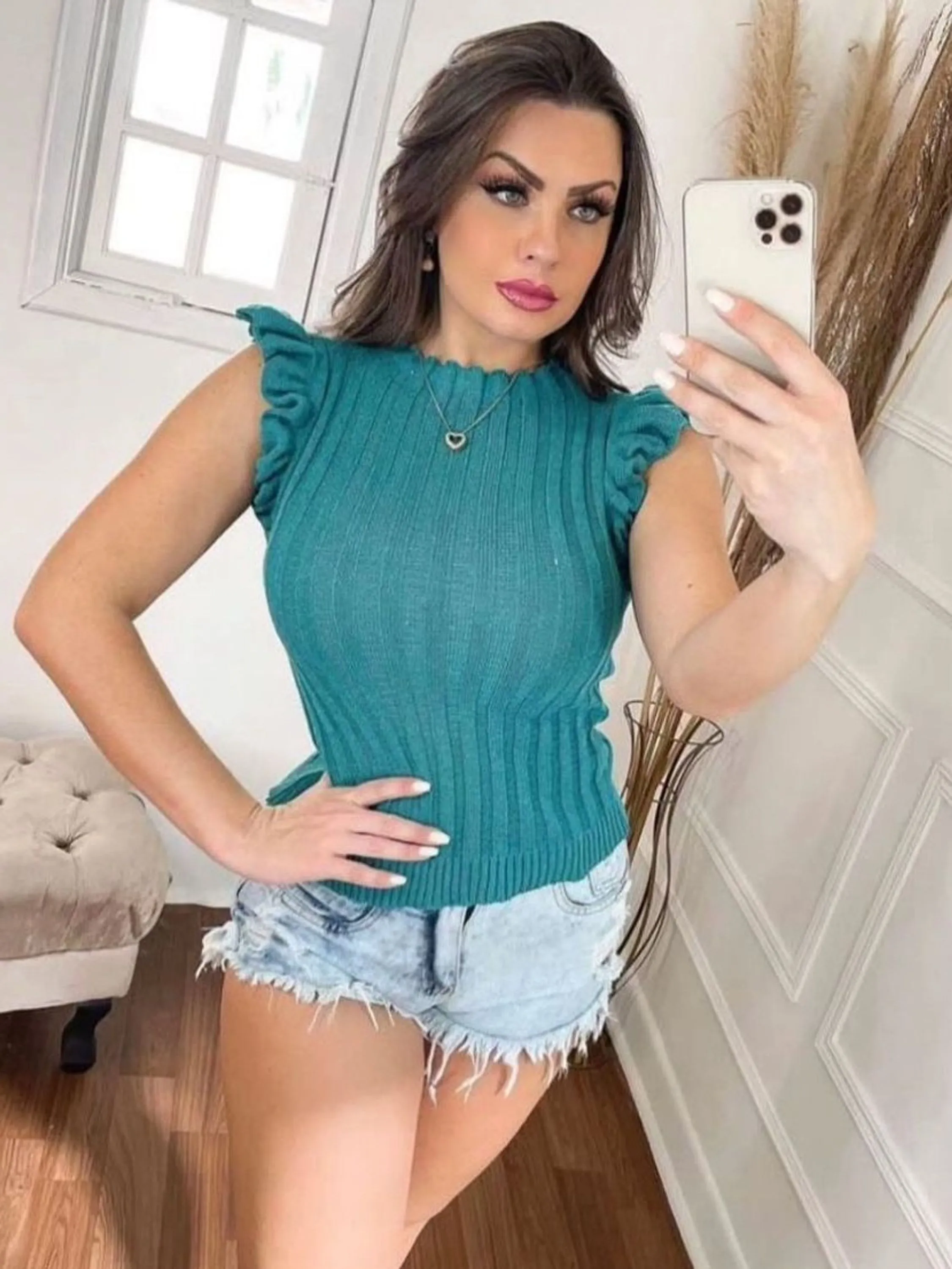 Blusinha Frufru Tricô Manga Curta Moda