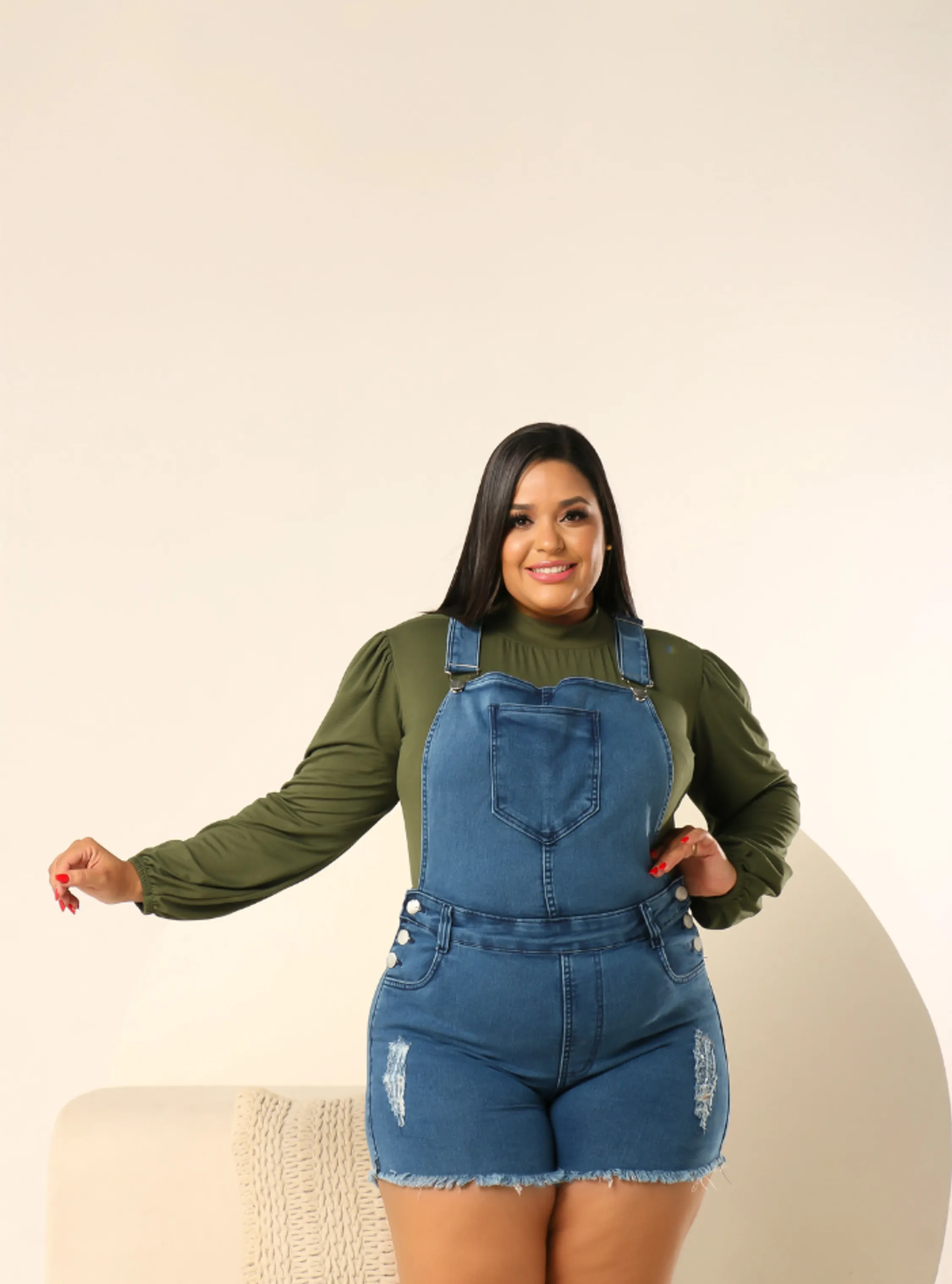 Jardineira Shorts Jeans Curto Plus Size Moda Verão