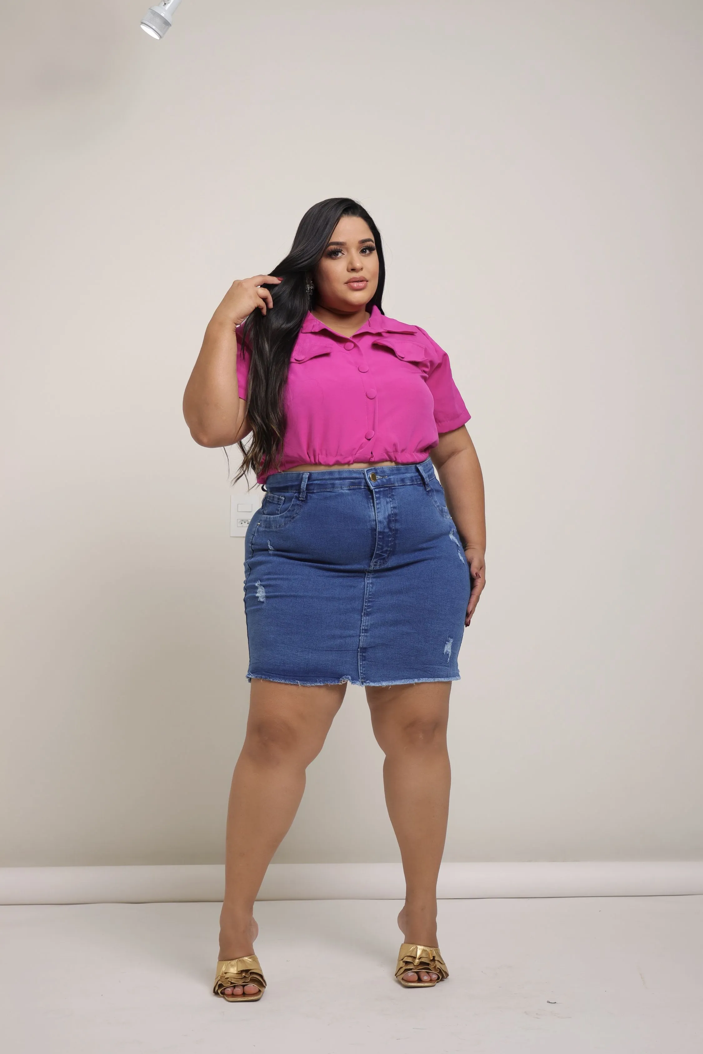 Saia Jeans Escura Mini Plus Size Cintura Alta Destroyed