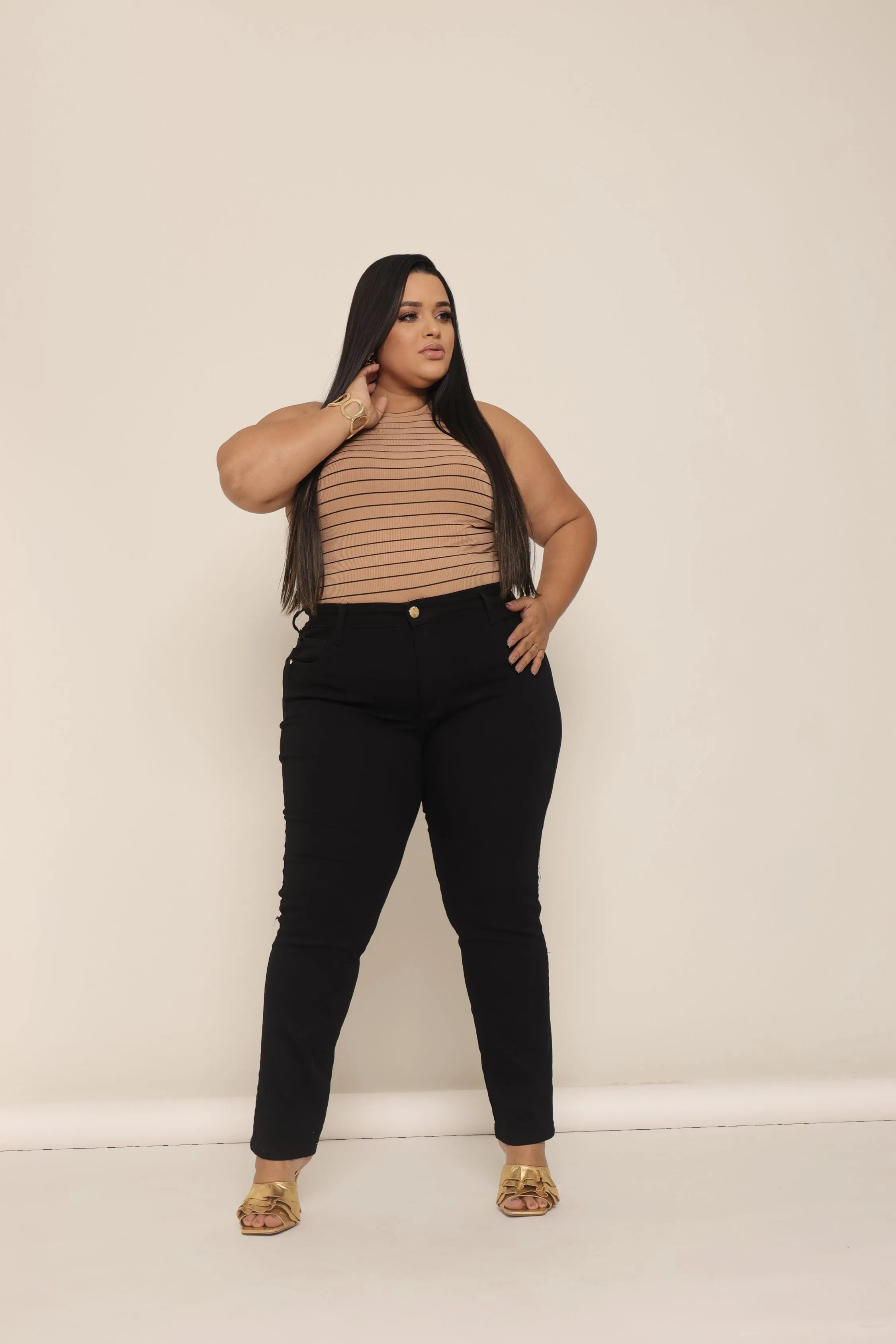 Calça Skinny Plus Size Preta Cintura Alta Modela Moda