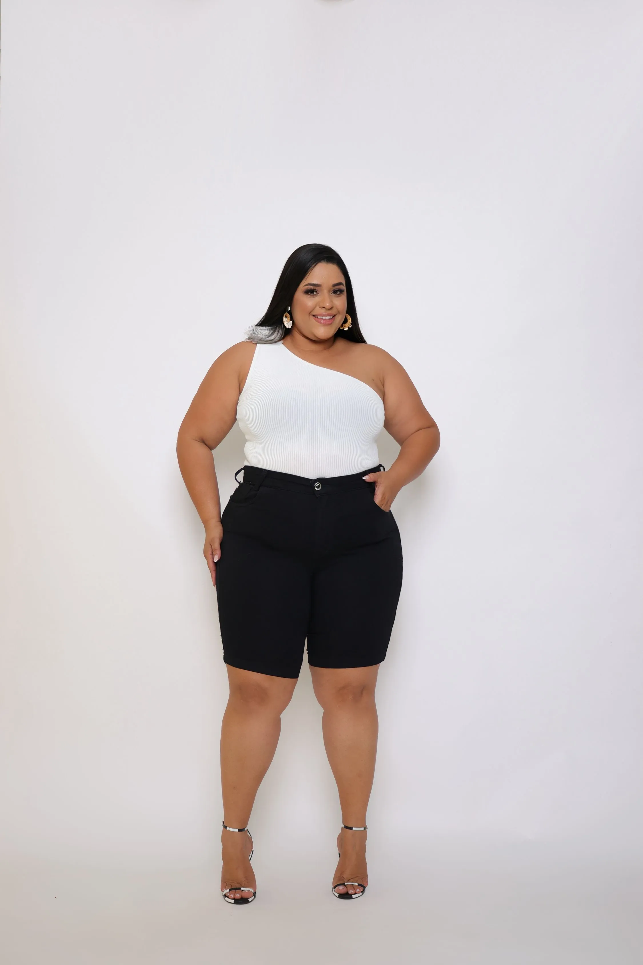 Bermuda Pedal Plus Size Preta Moda Verão Básica Cintura Alta Bolso Leve Comfort G1 G2 G3