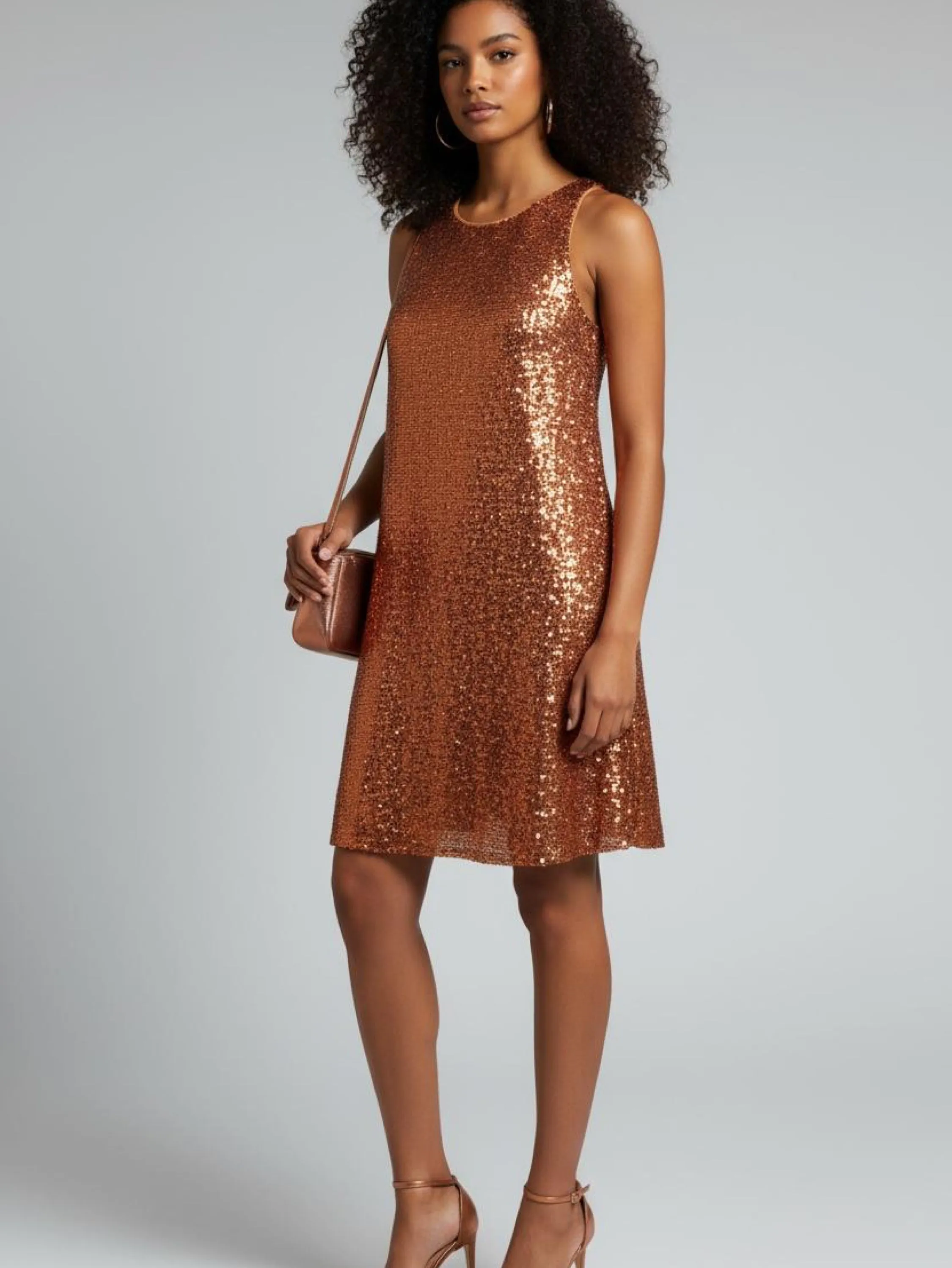 Vestido evasê de paetê