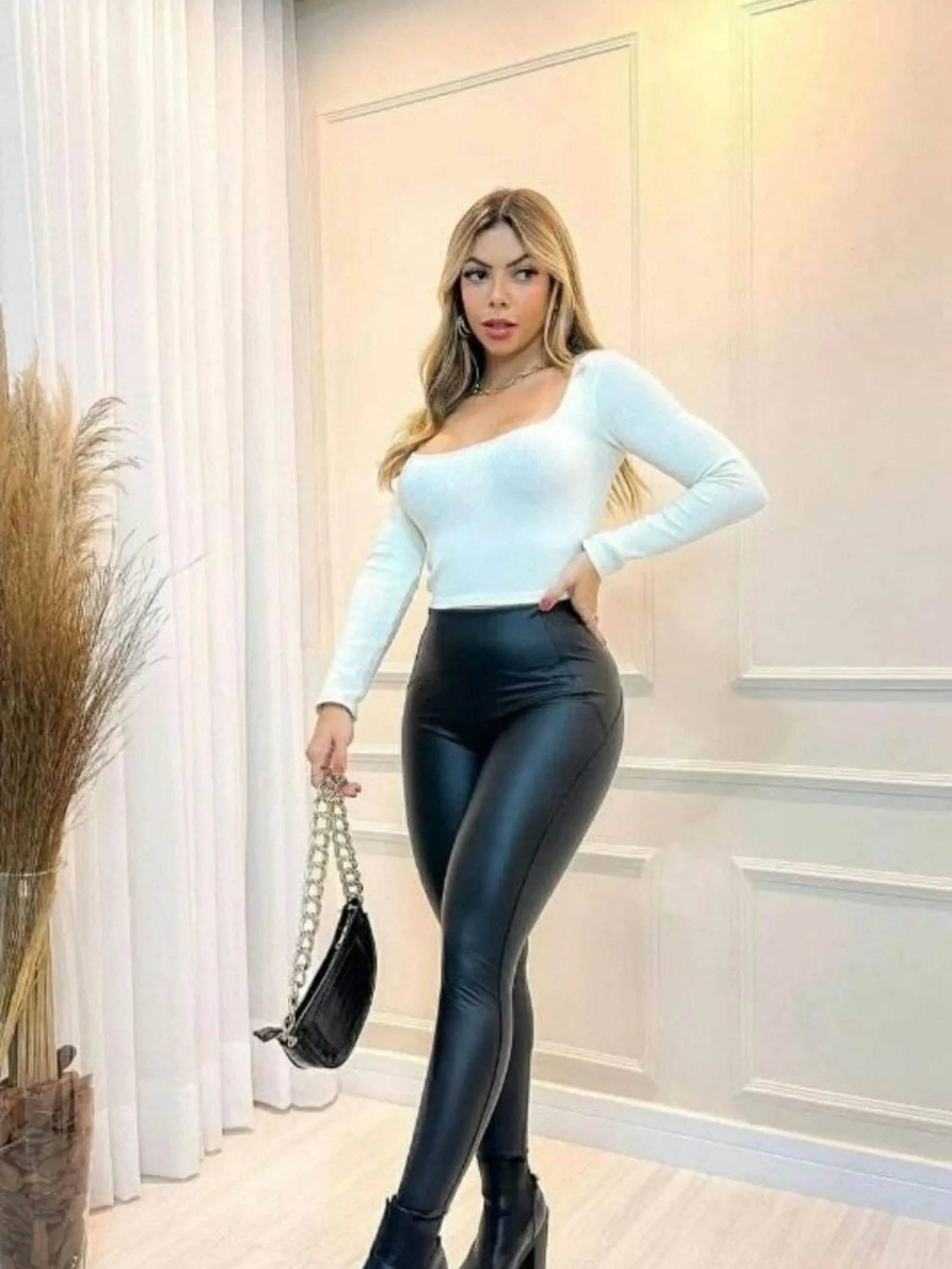 Calça couro flanelada