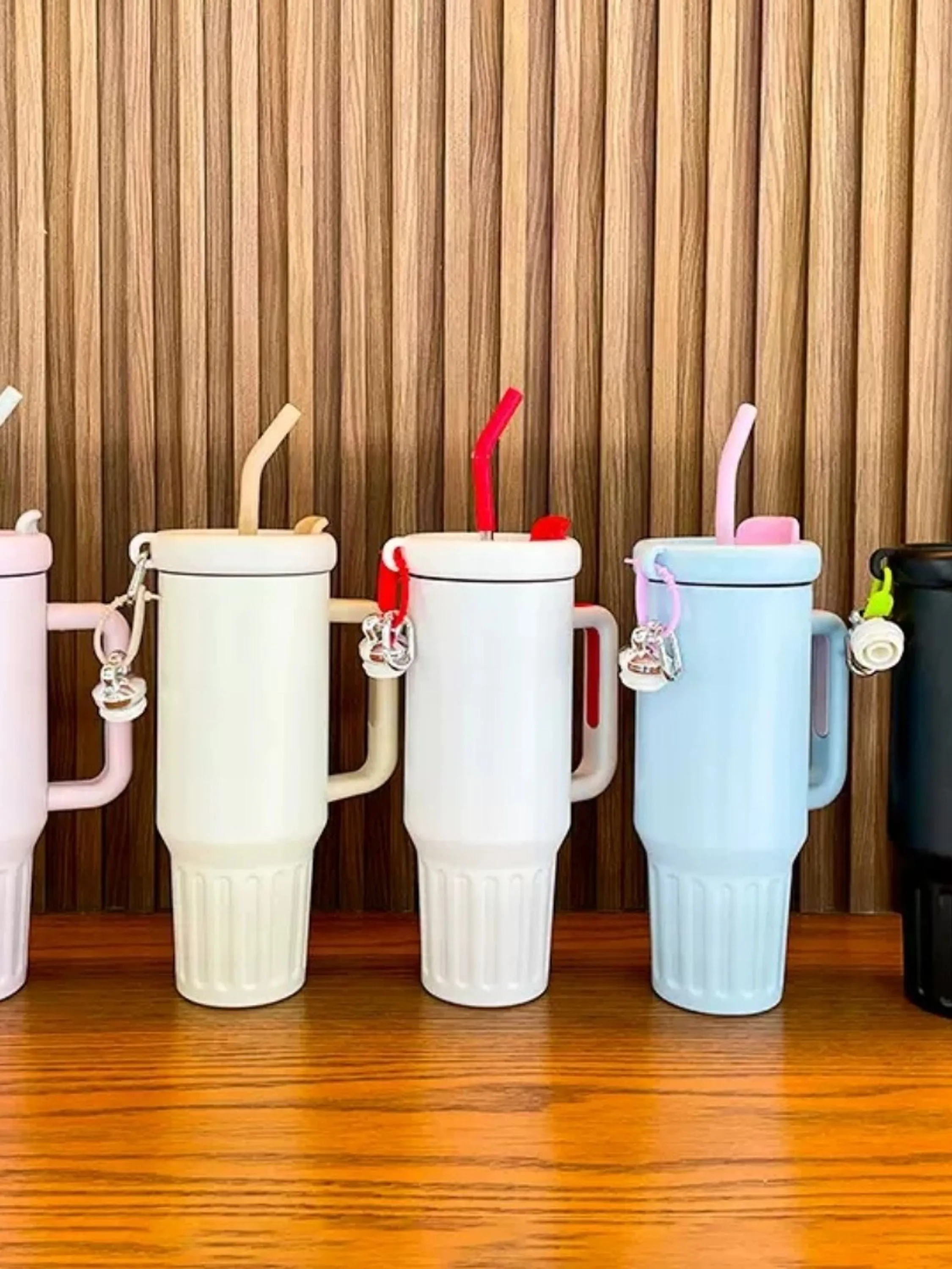 Copo Caneca de1200ML com Canudo aco inoxidavel