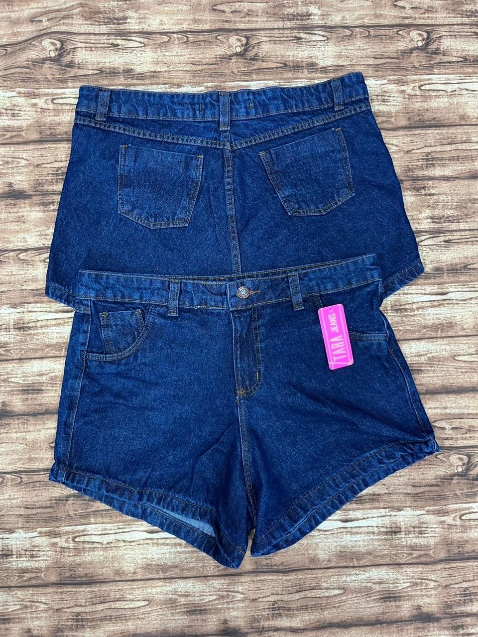 Short plus feminina escura