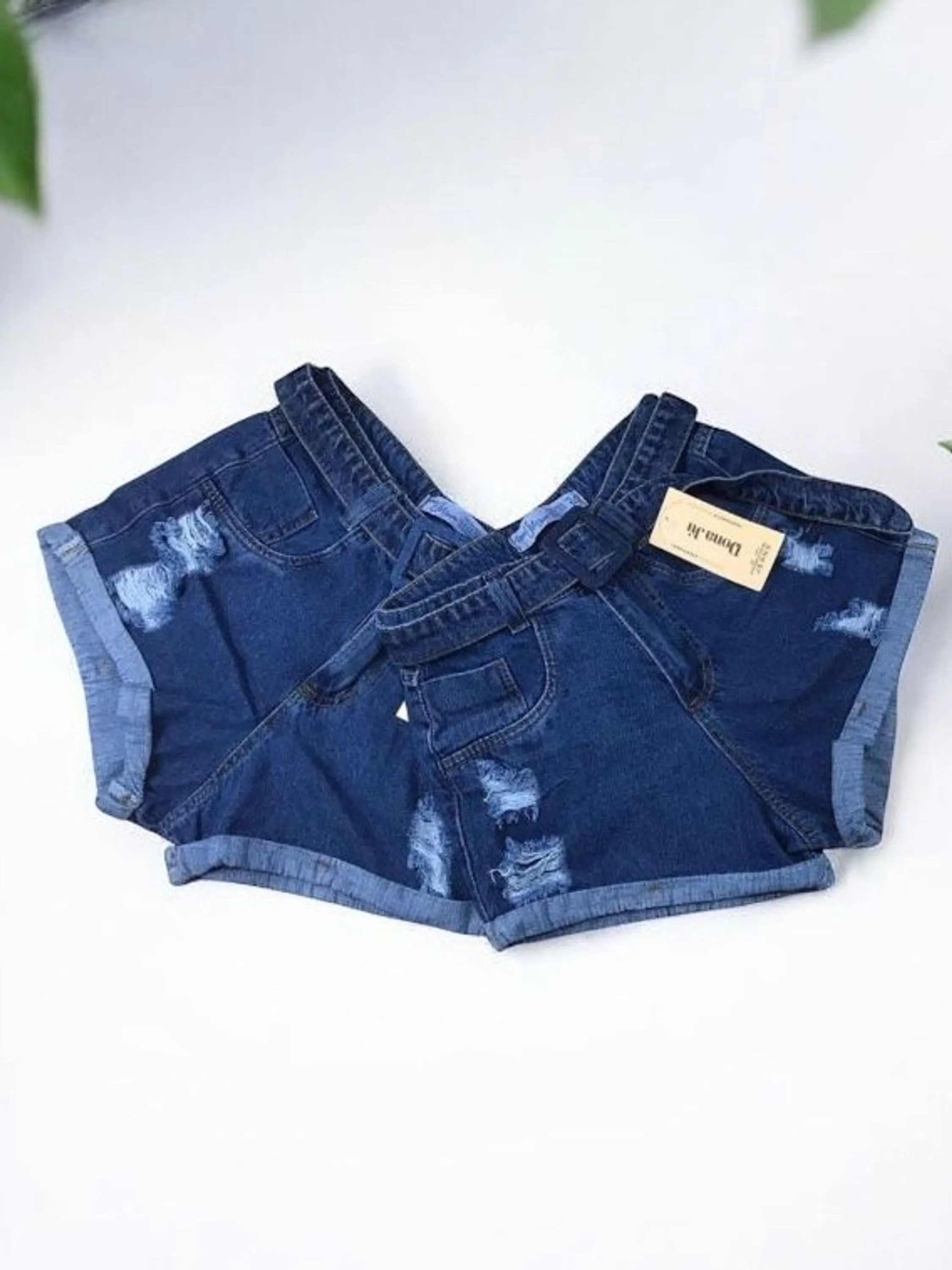 Short jeans com cinto