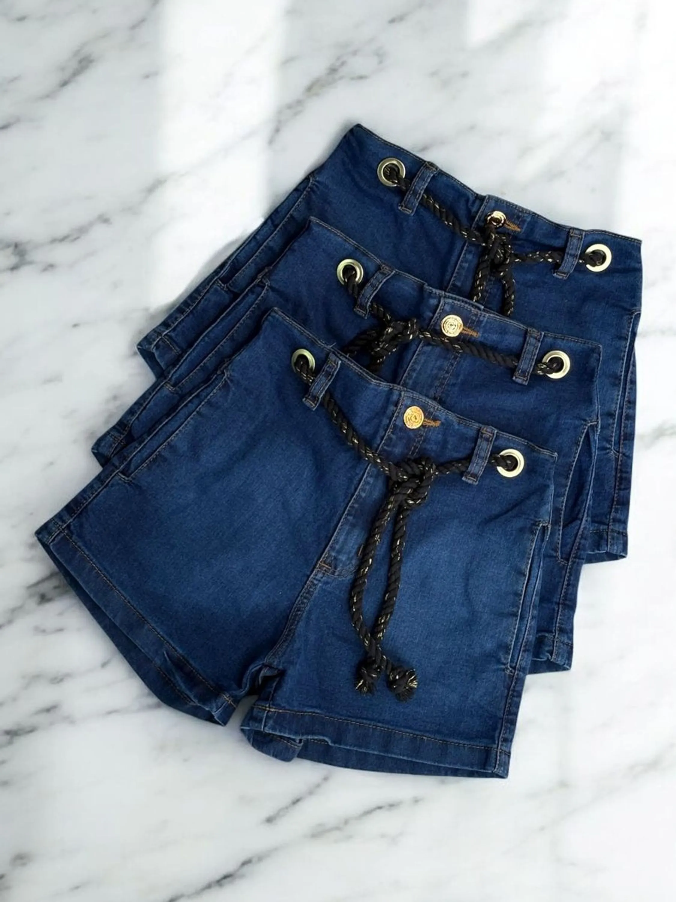 Short feminina com lycra com cordao