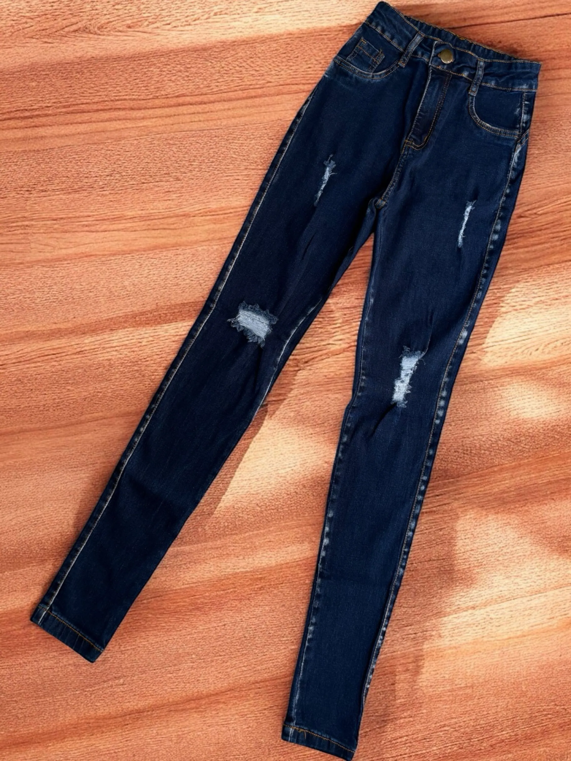 Calca jeans feminina skinny com lycra