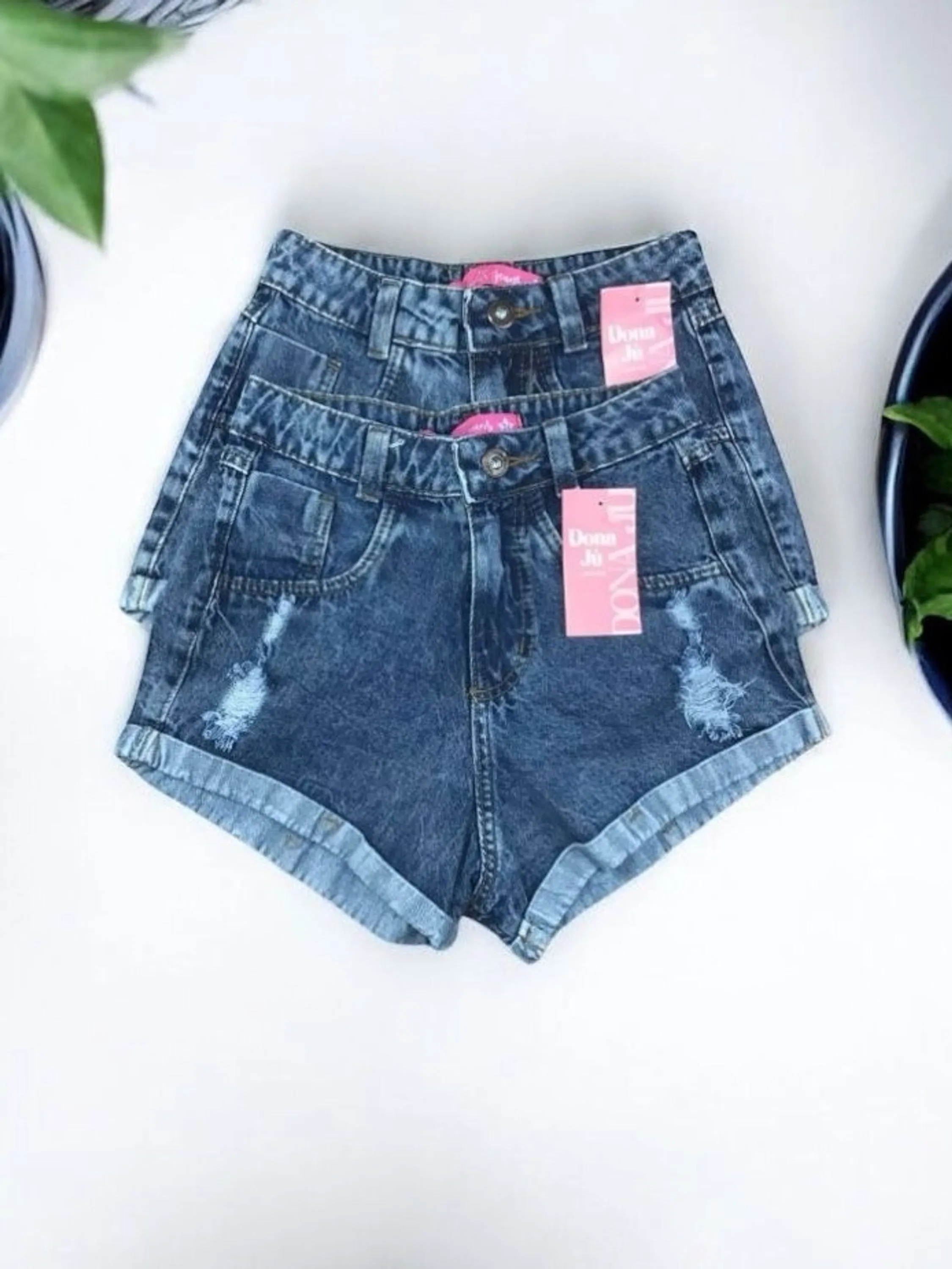 Short jeans feminina escura