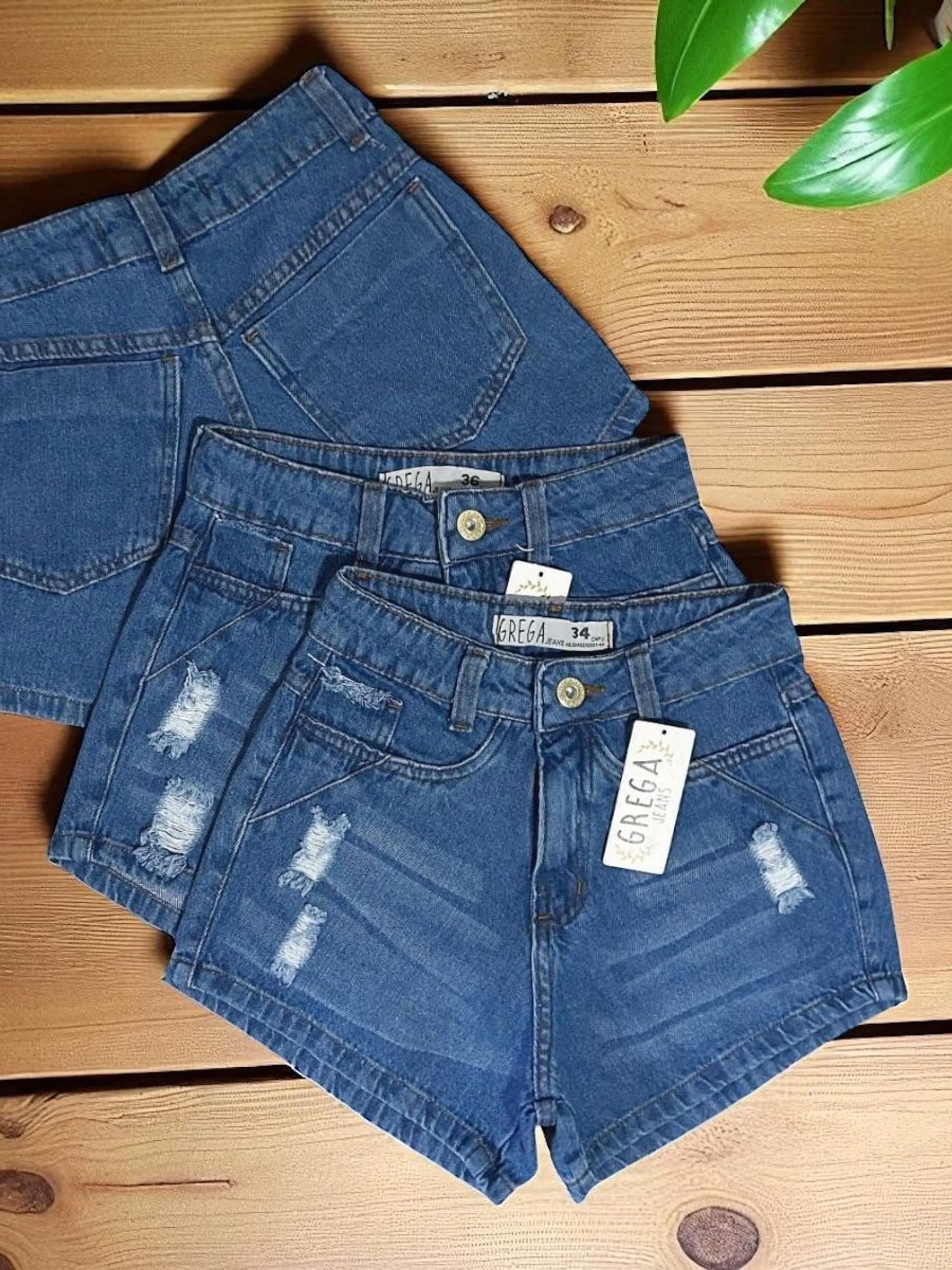 Short jeans feminina Azul jeans