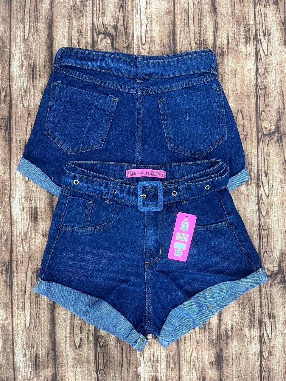 Short jeans feminina com cinto escura