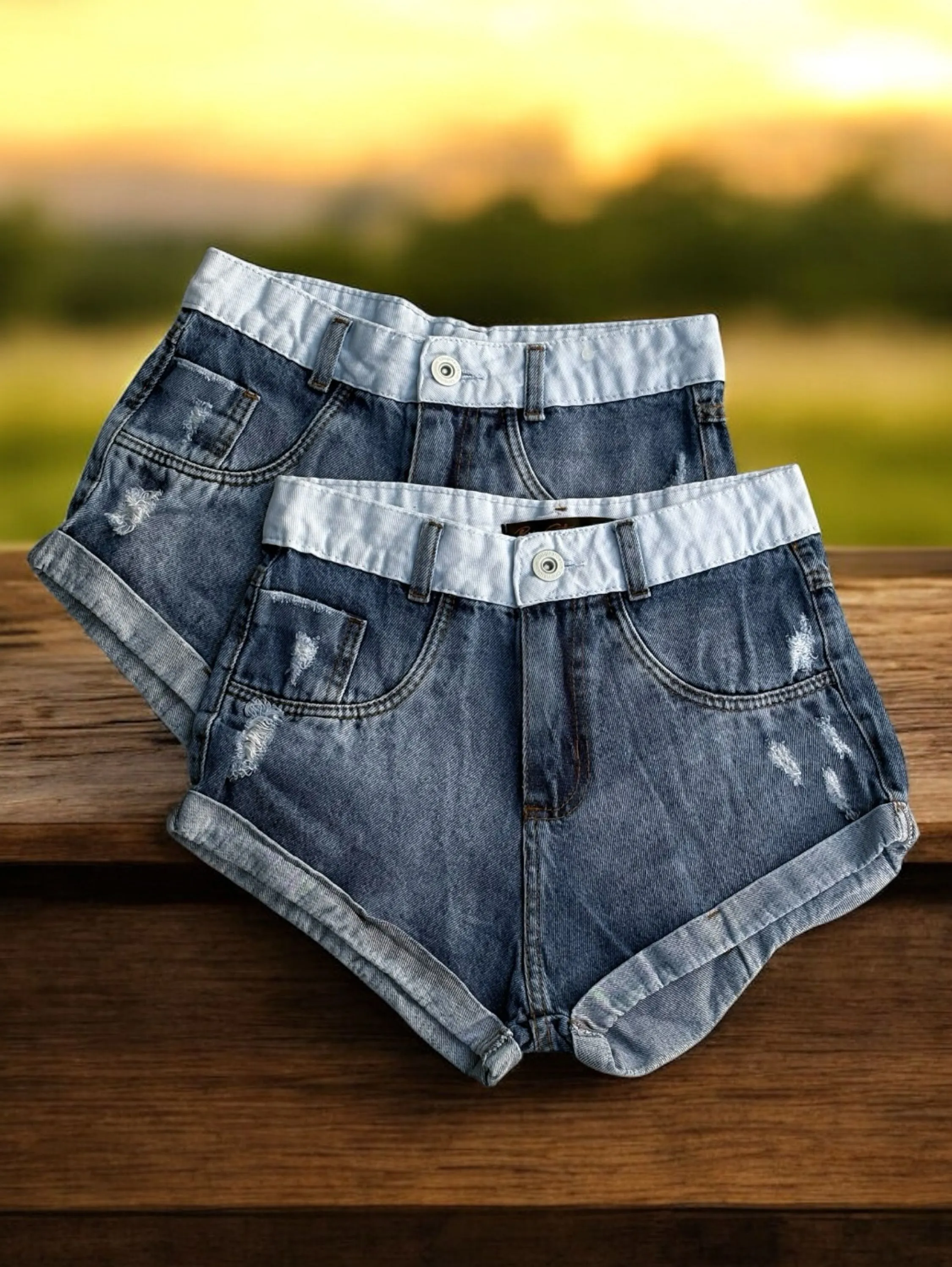 Short jeans feminino escura barra dobrado