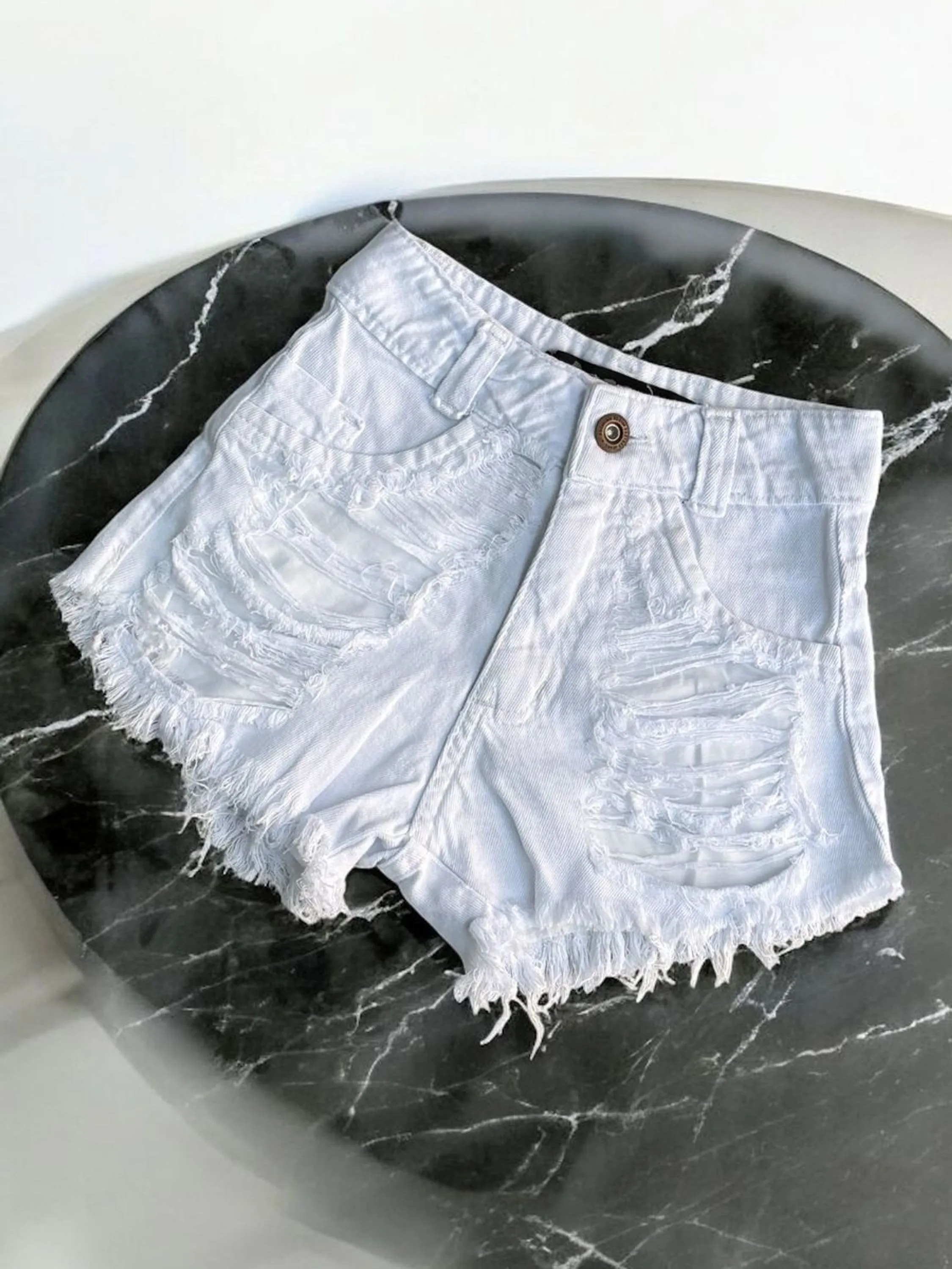 Short feminina branca