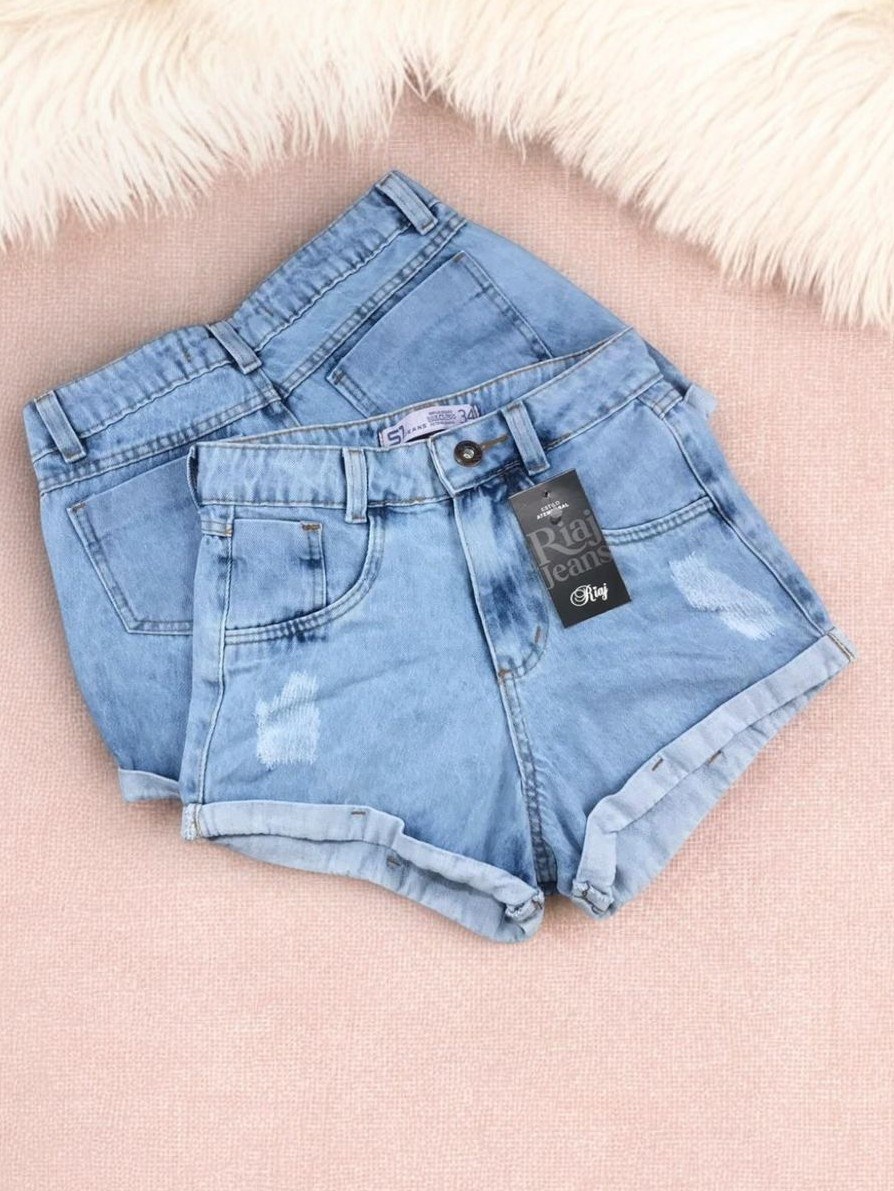 Short jeans feminina Clara Barra dobrado