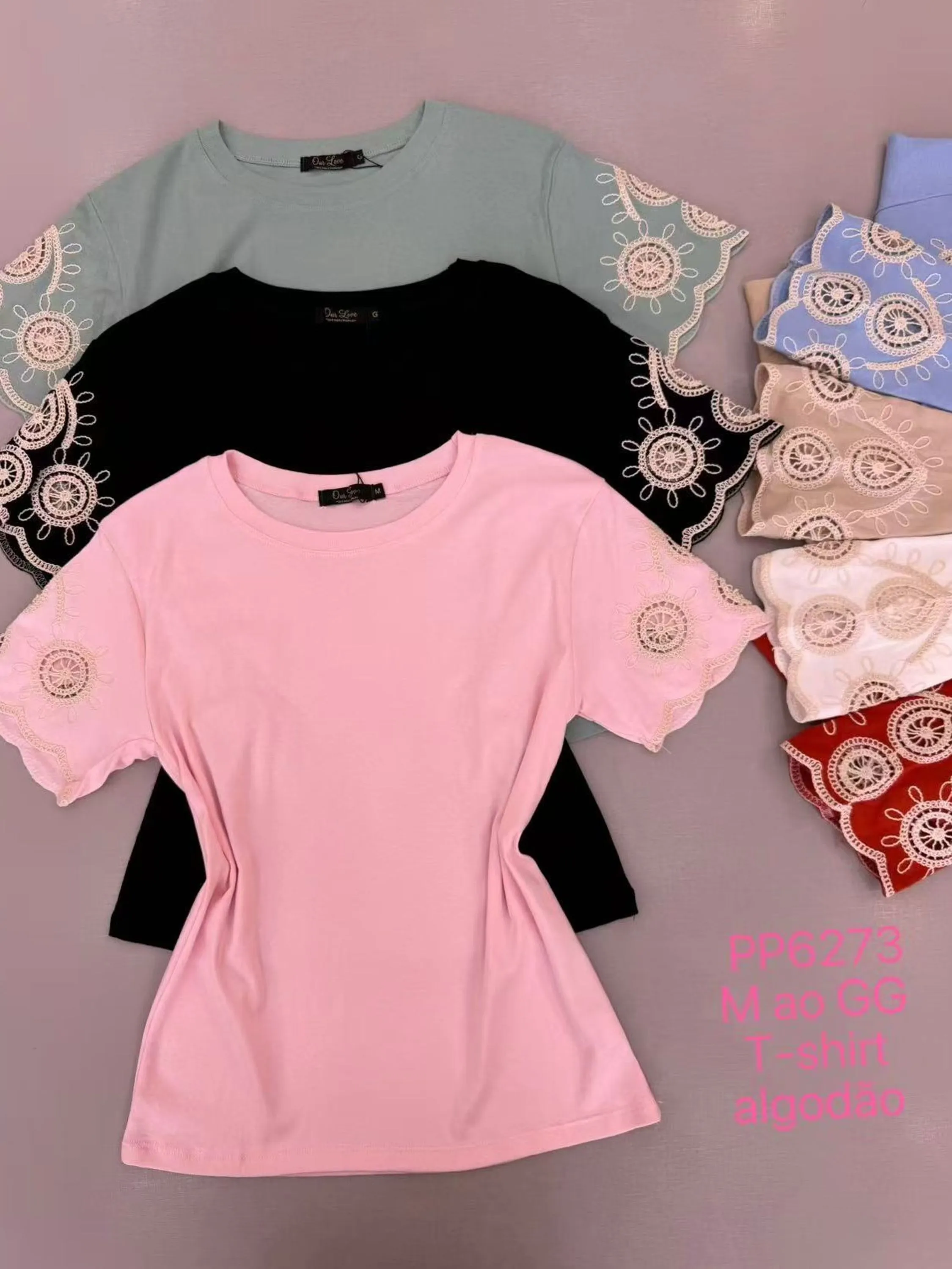 Blusa Feminina T-shirt Detalhe Renda na Manga