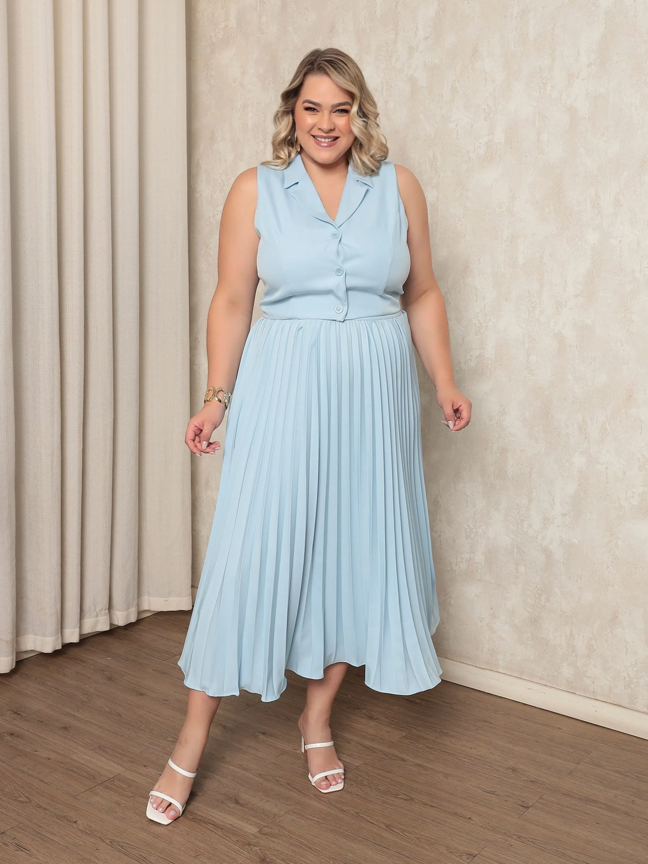 Conjunto Plus Size Colete e Saia