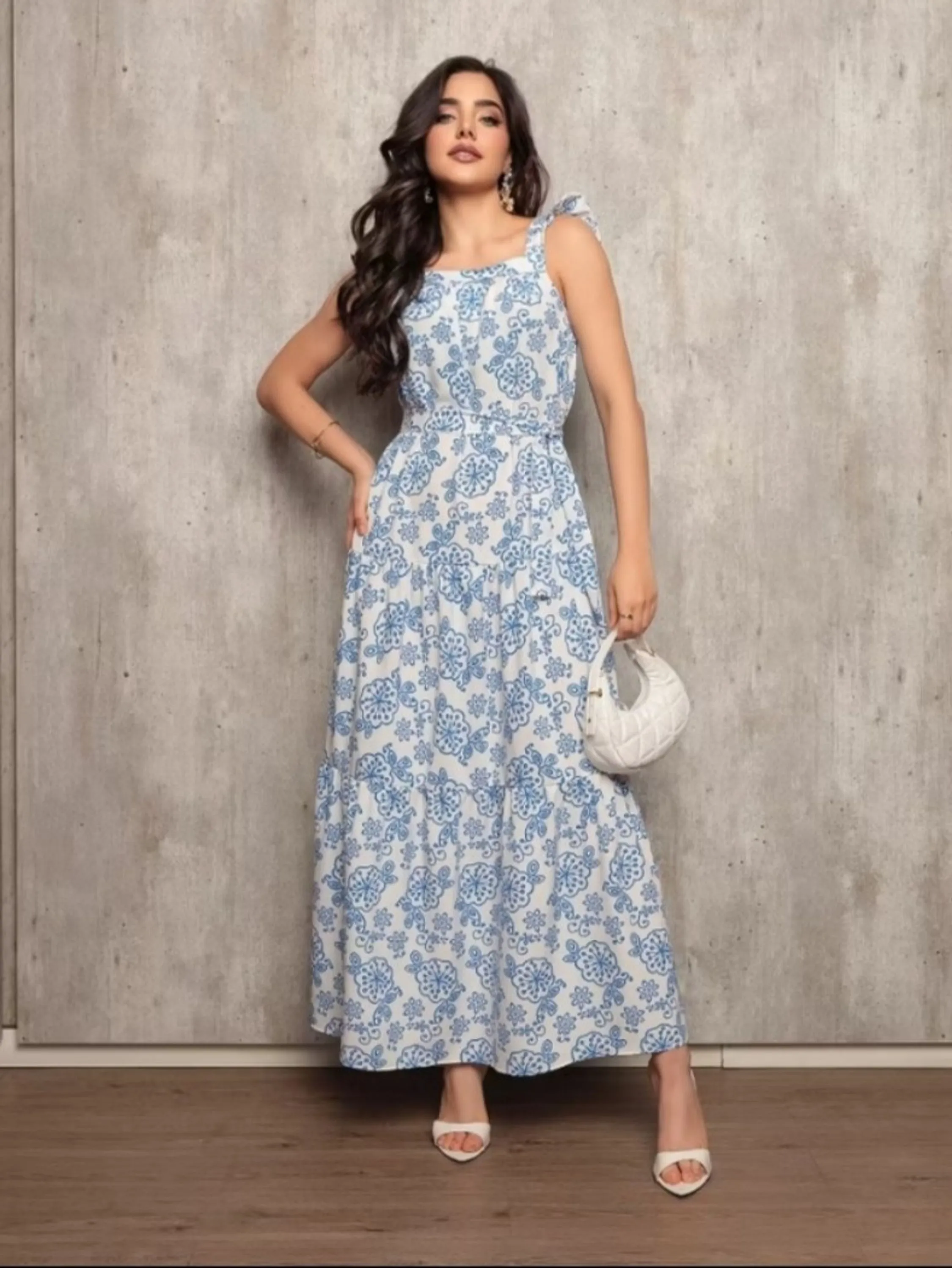 Vestido Longo Estampado Com Manga de Babado e Cinto