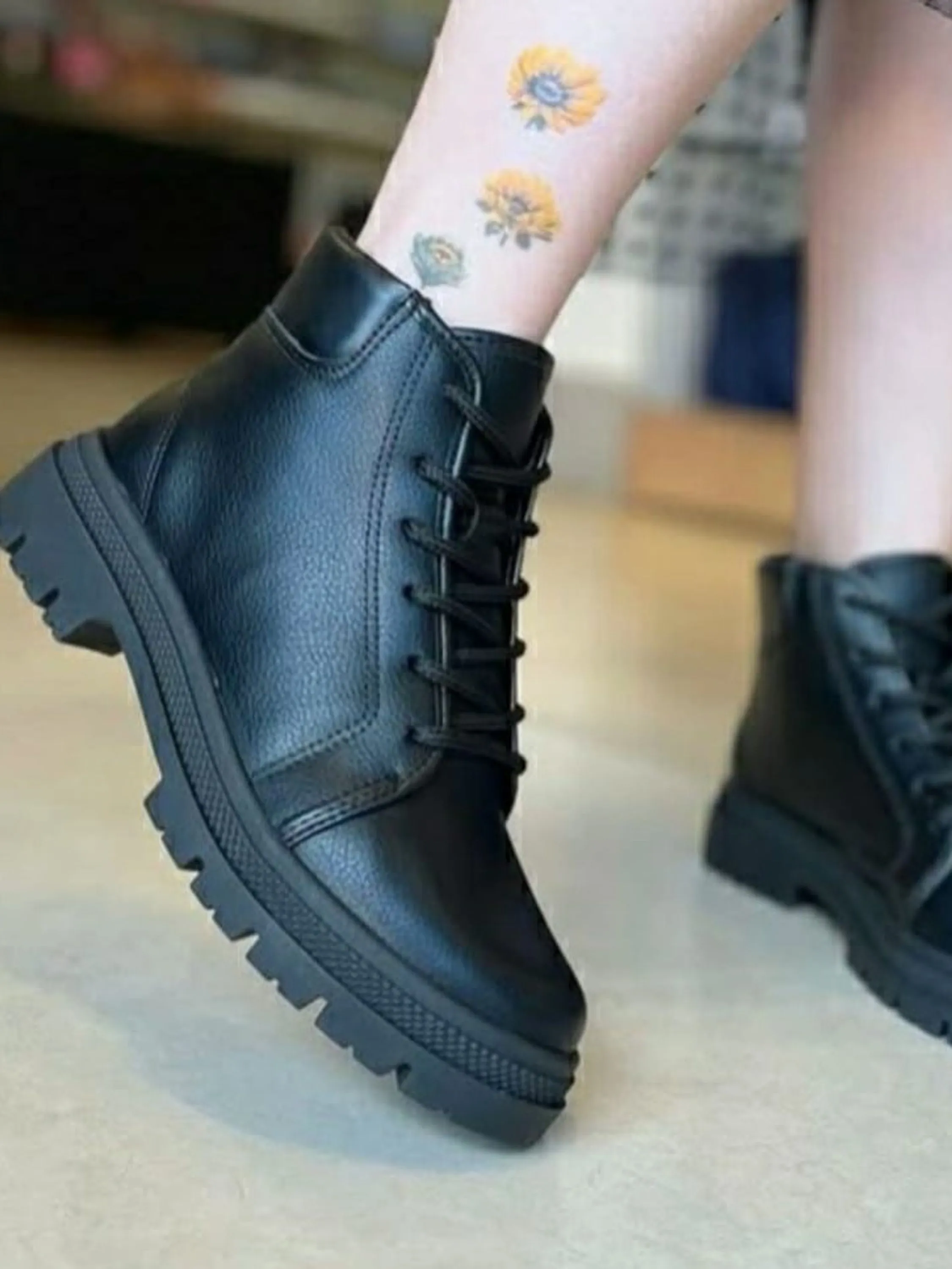 Bota moleca
cano curto
