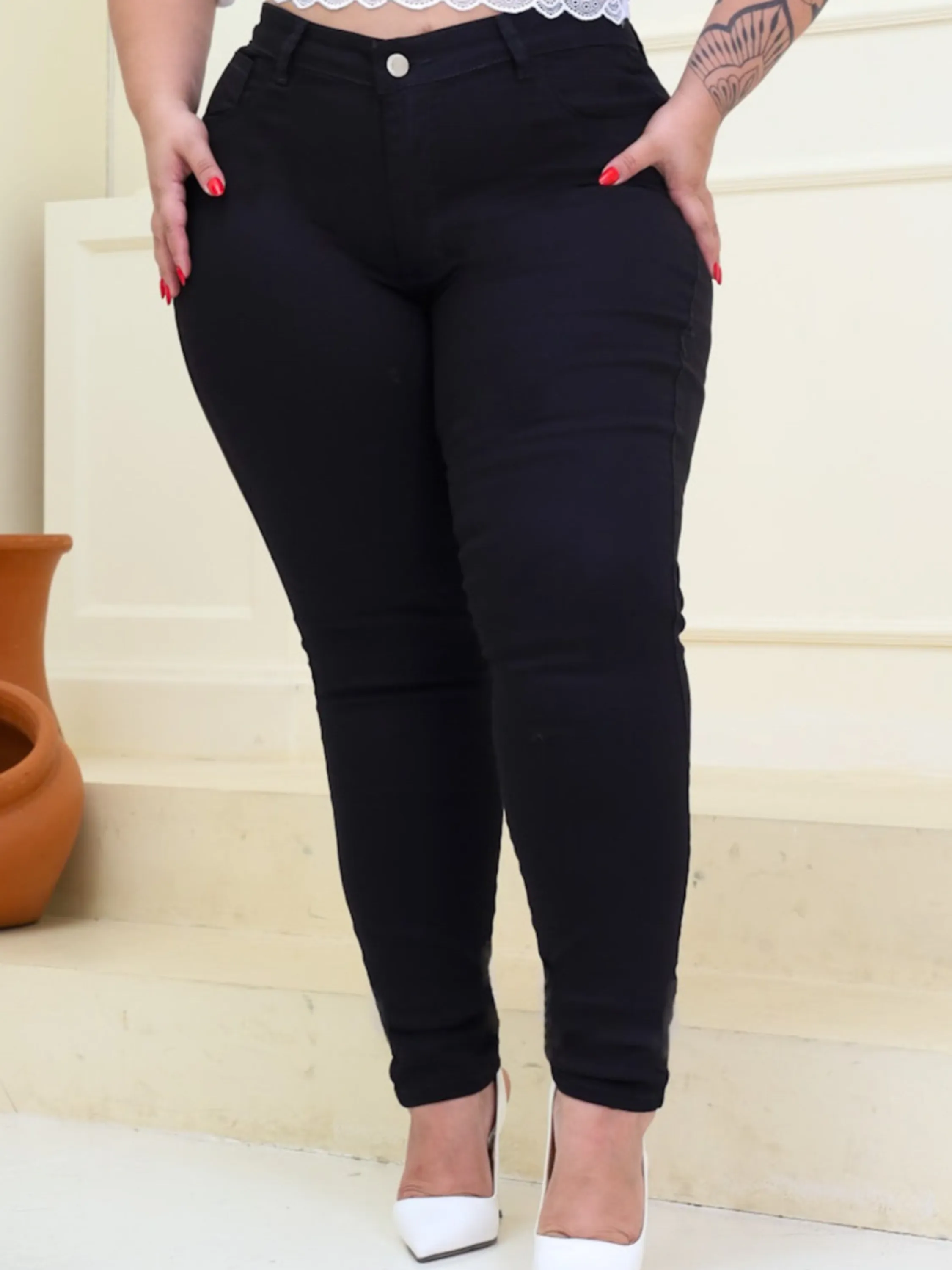 calça de sarja preta plussize