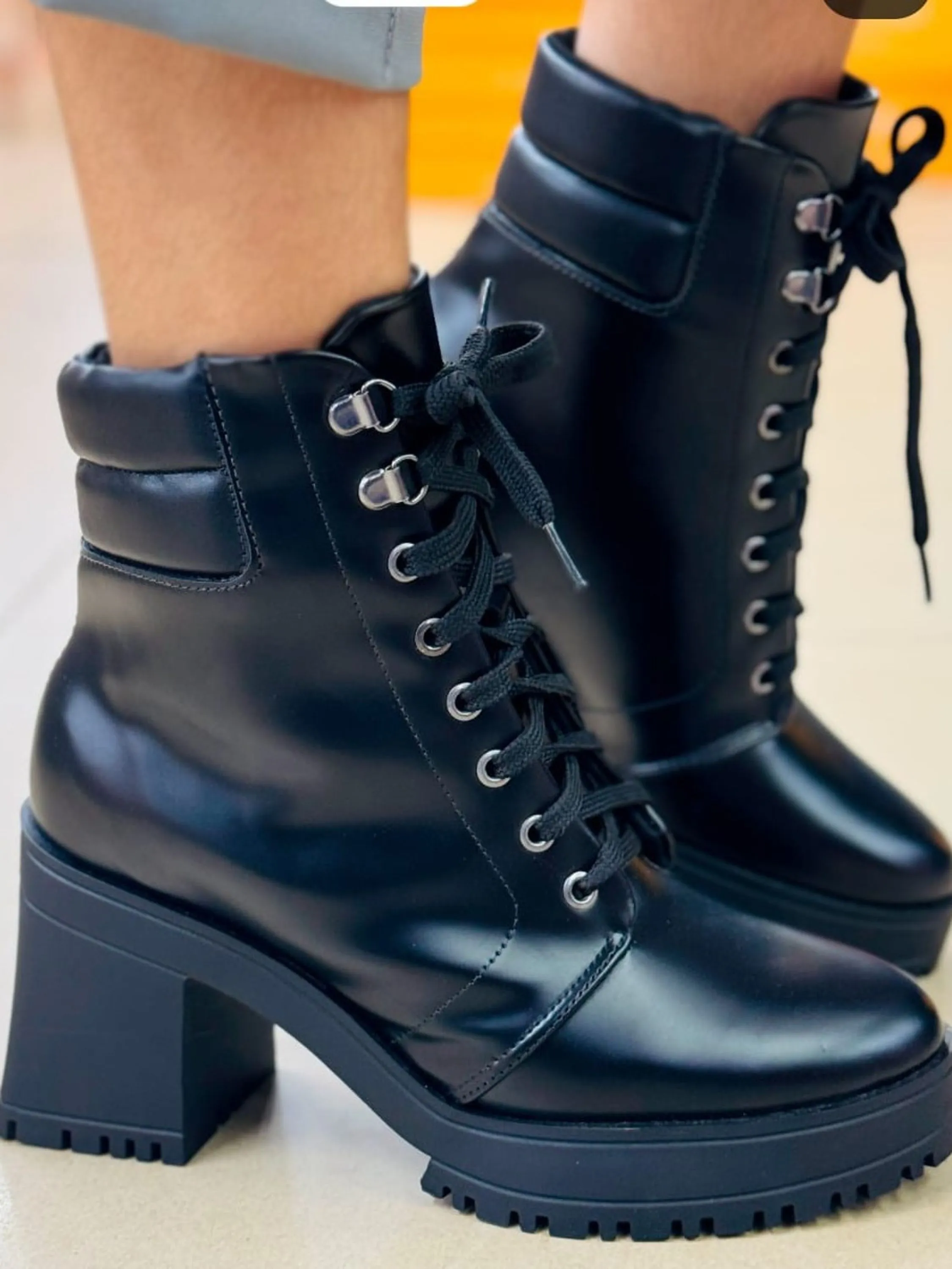 Bota Vizzano coturno biker