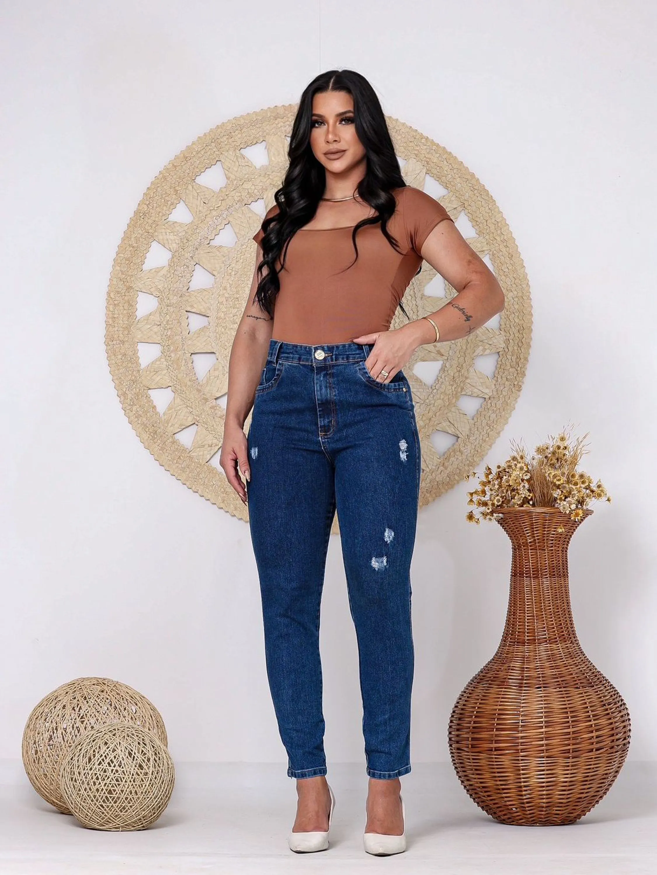 Calça mom jeans premium com elastano