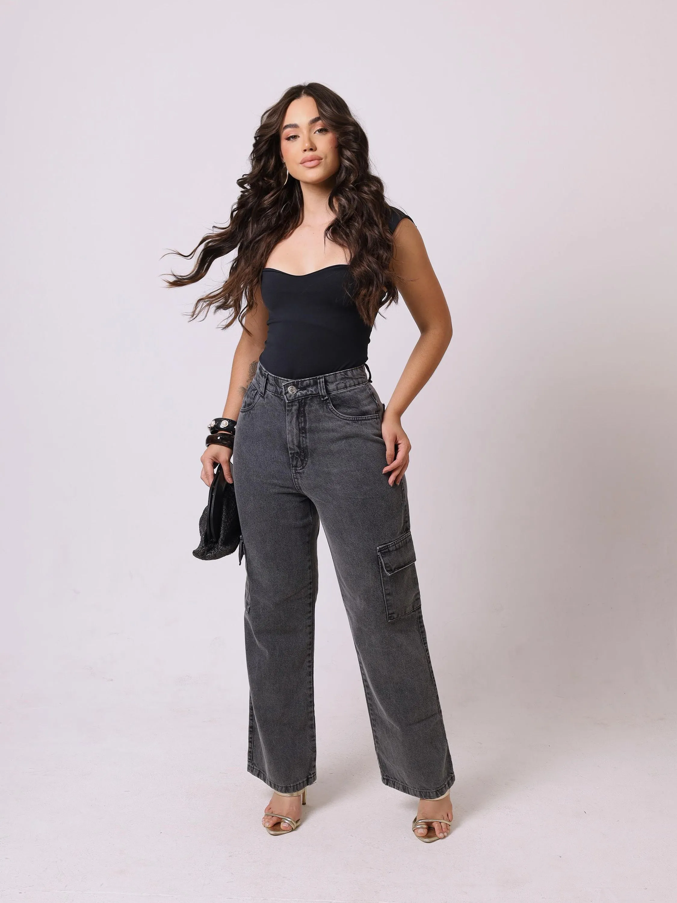 Calça cargo grafite feminina bolsos funcionais
