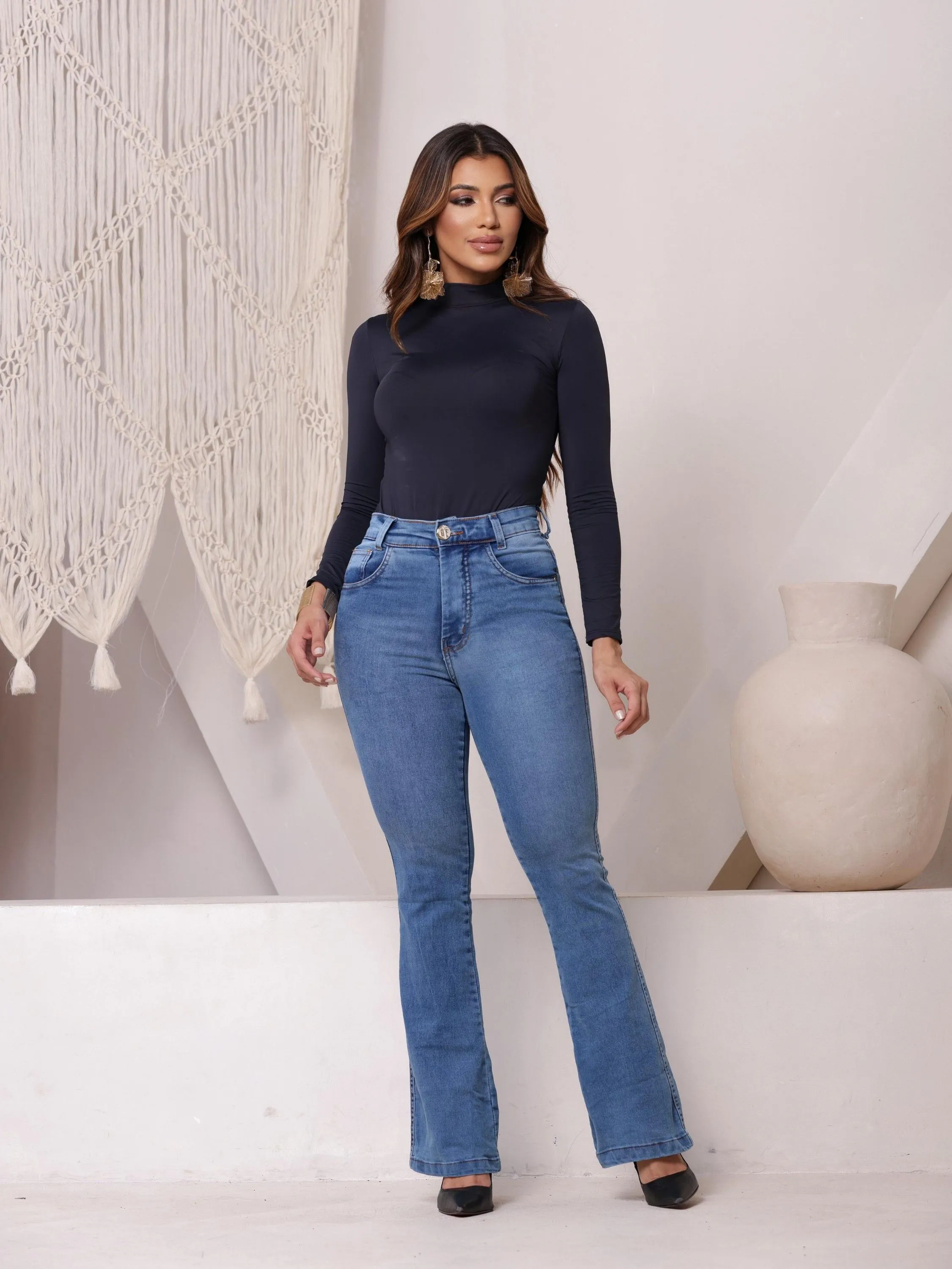 Calça jeans flare com elastano