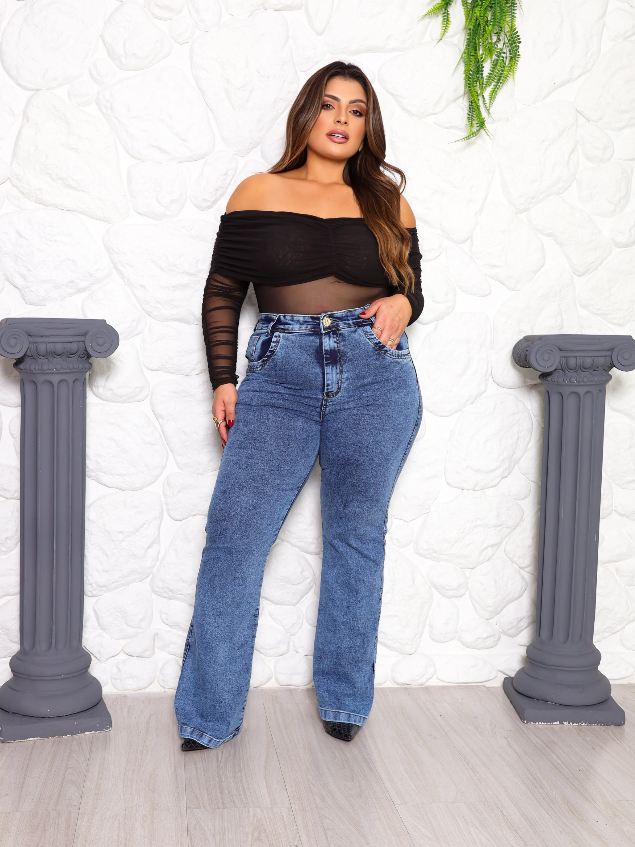 Calça flare jeans plus size