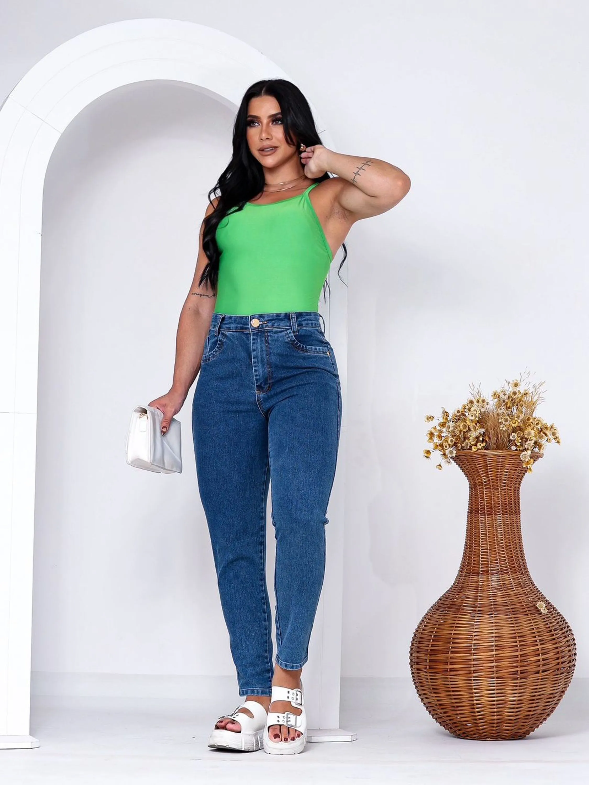 Calça mom jeans premium com elastano