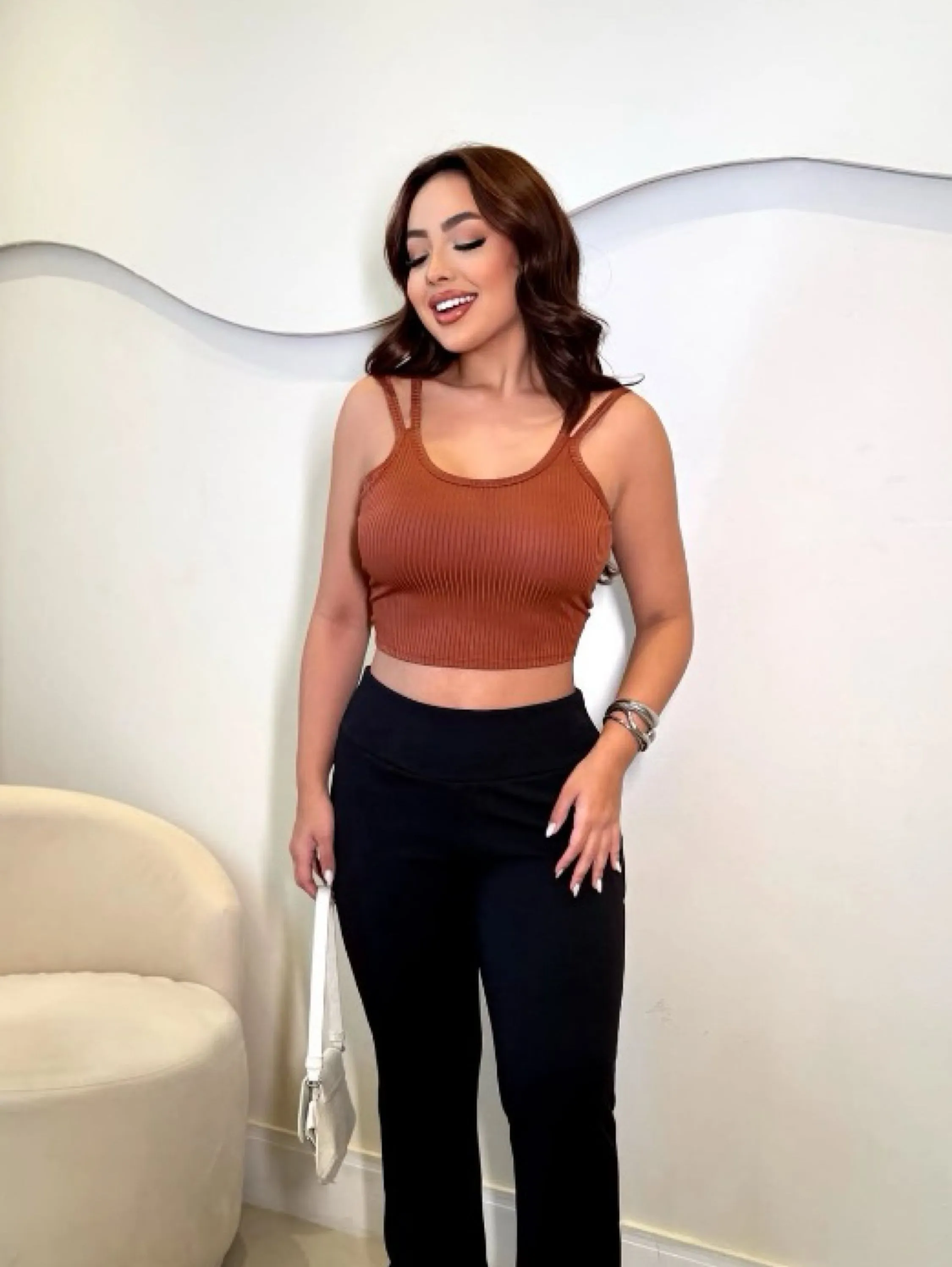 Cropped canelado com bojo
