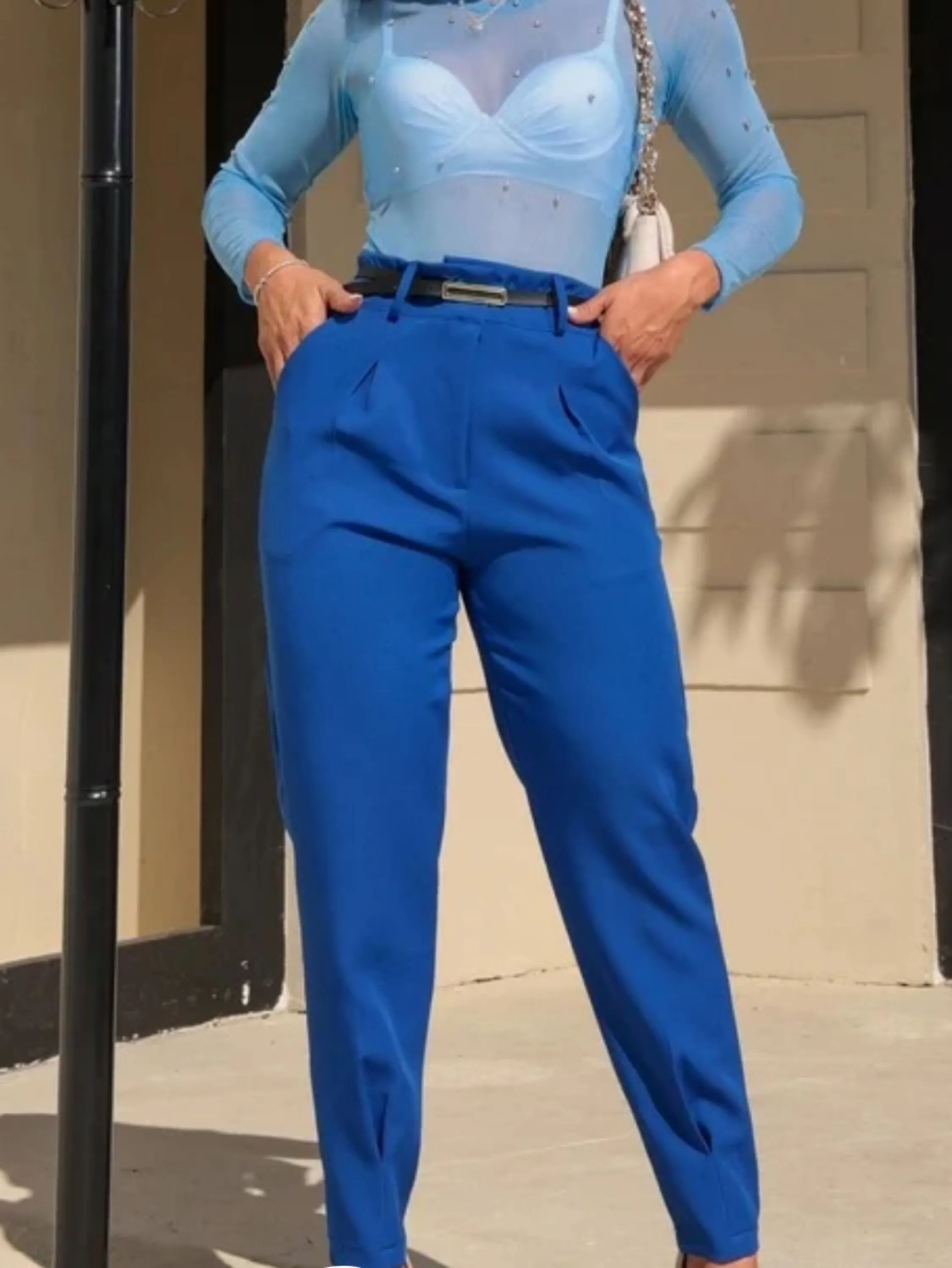 Calça cenoura alfaiataria