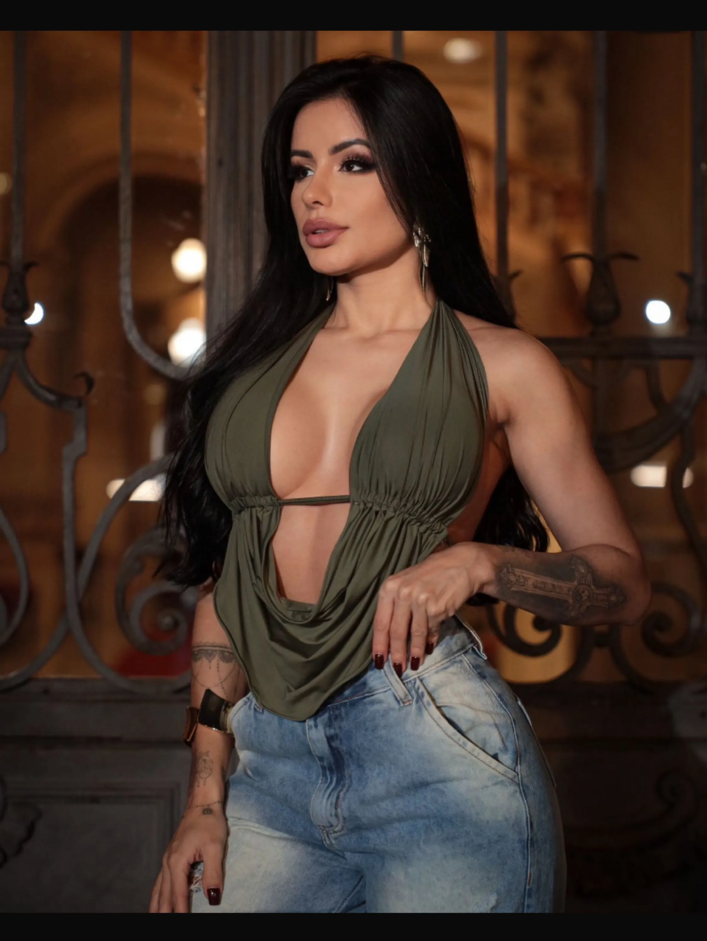 Cropped suzi