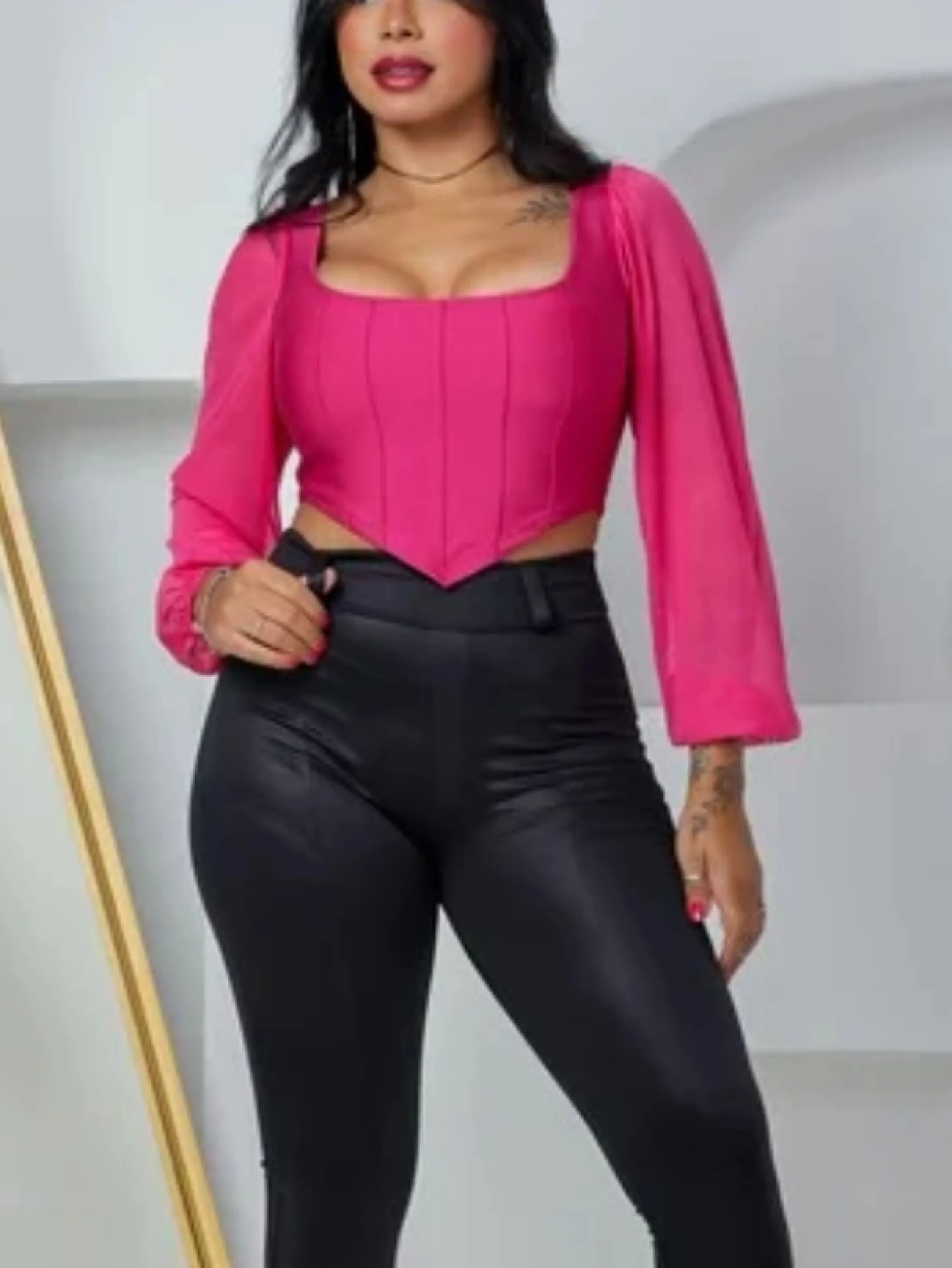 Cropped manga tule