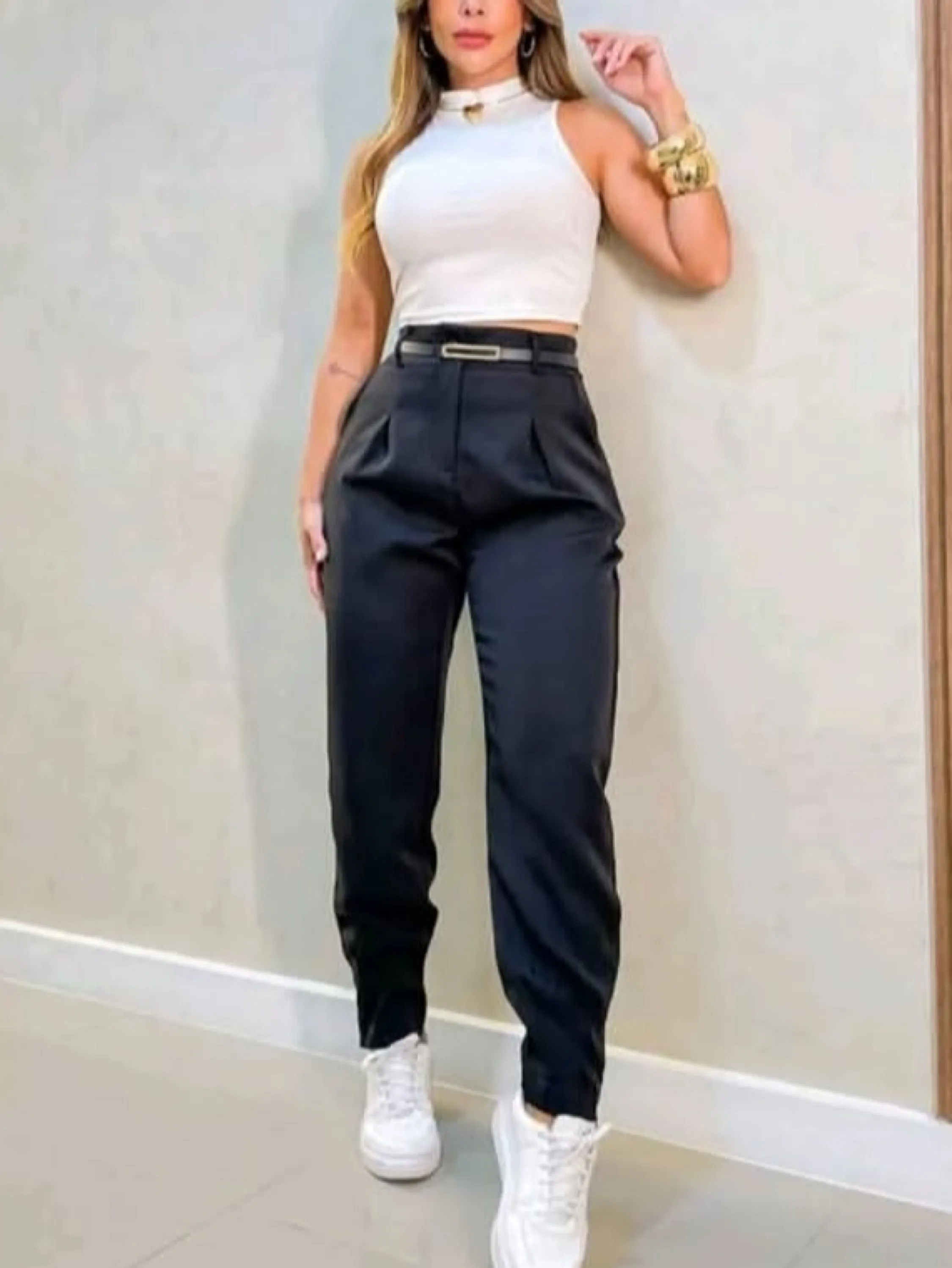 Calça alfaiataria acompanha cinto