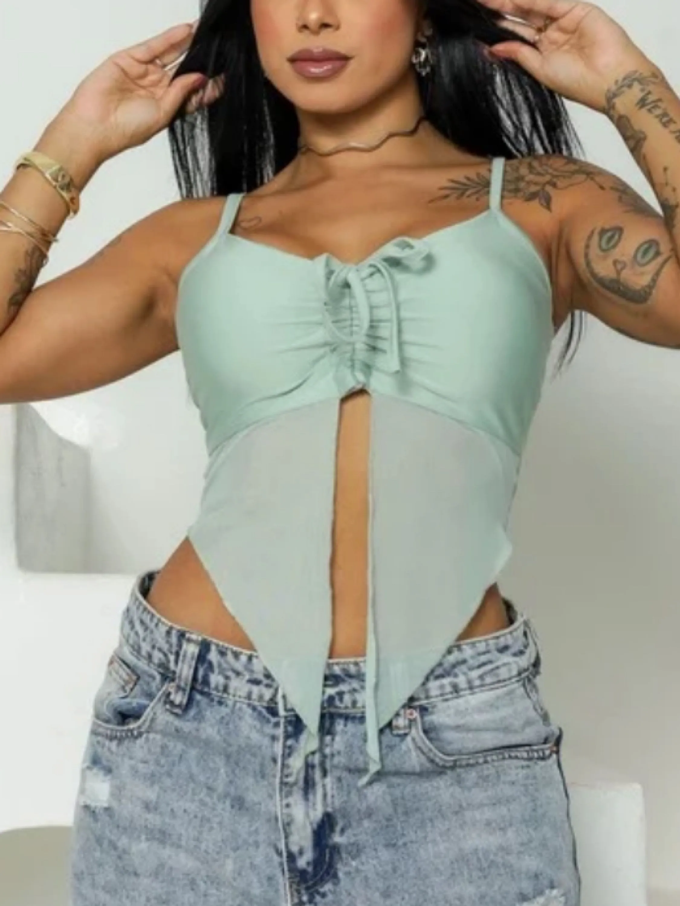 Cropped babado com bojo