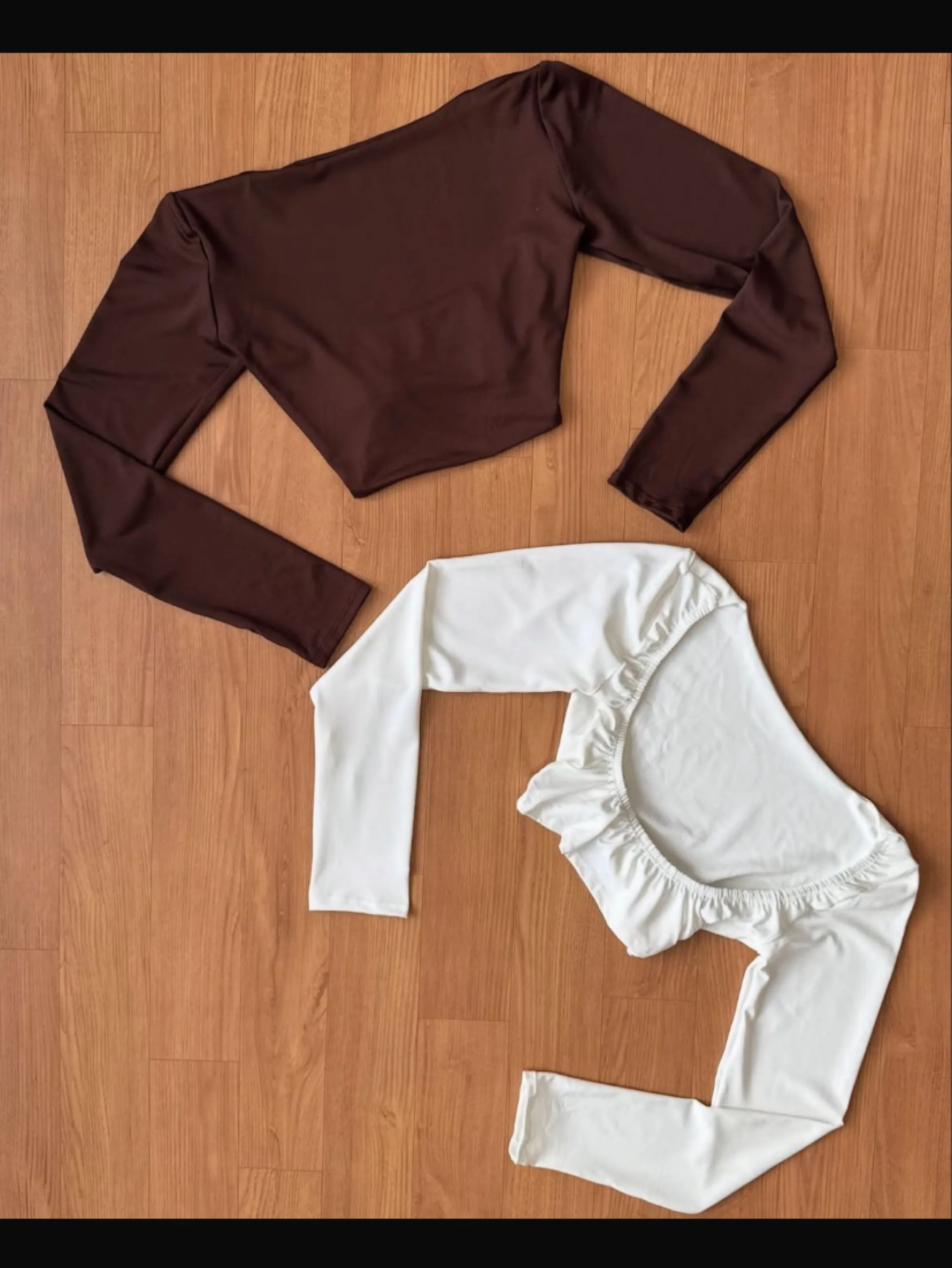 Cropped costa nua manga longa