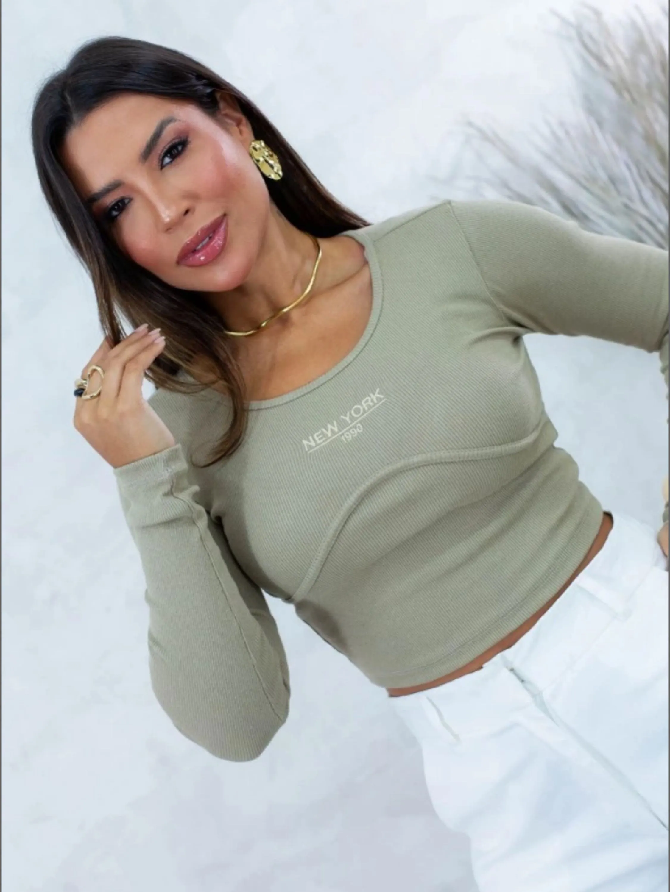Cropped sofia