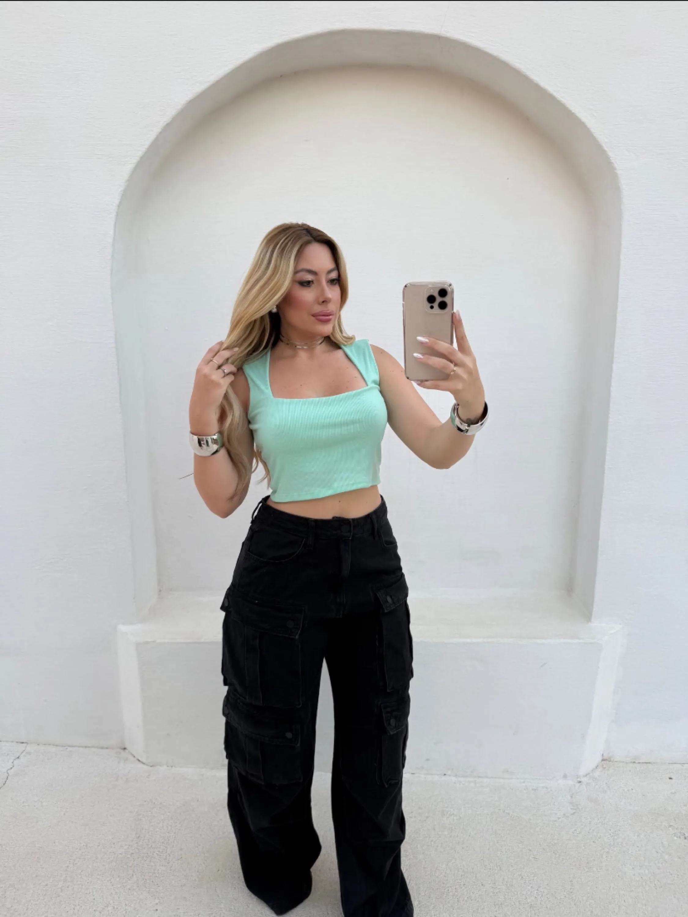 Cropped gola quadrada em tecido ribana