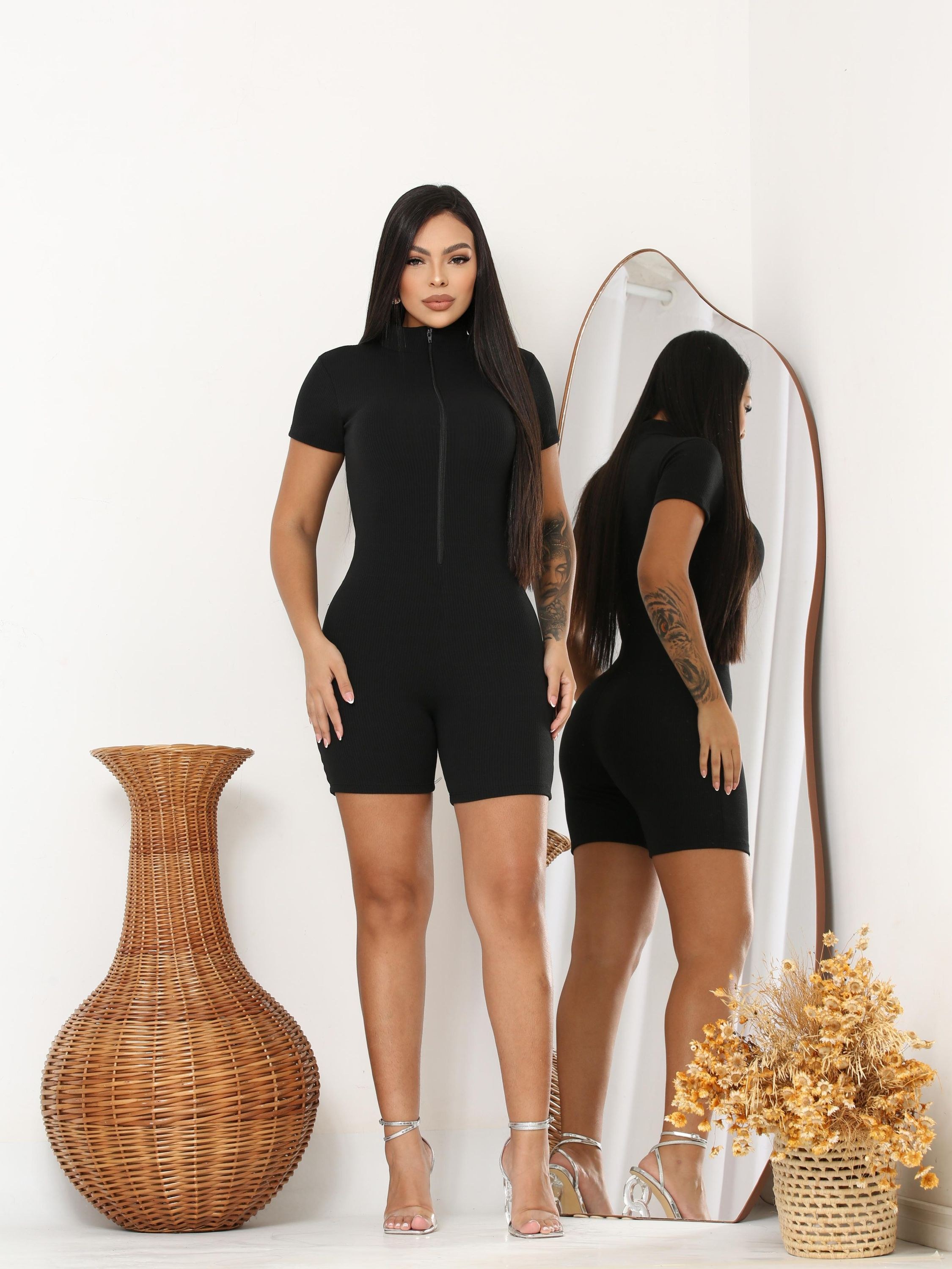 Macaquinho Gringo / Macacão de shorts com Ziper Manguinha