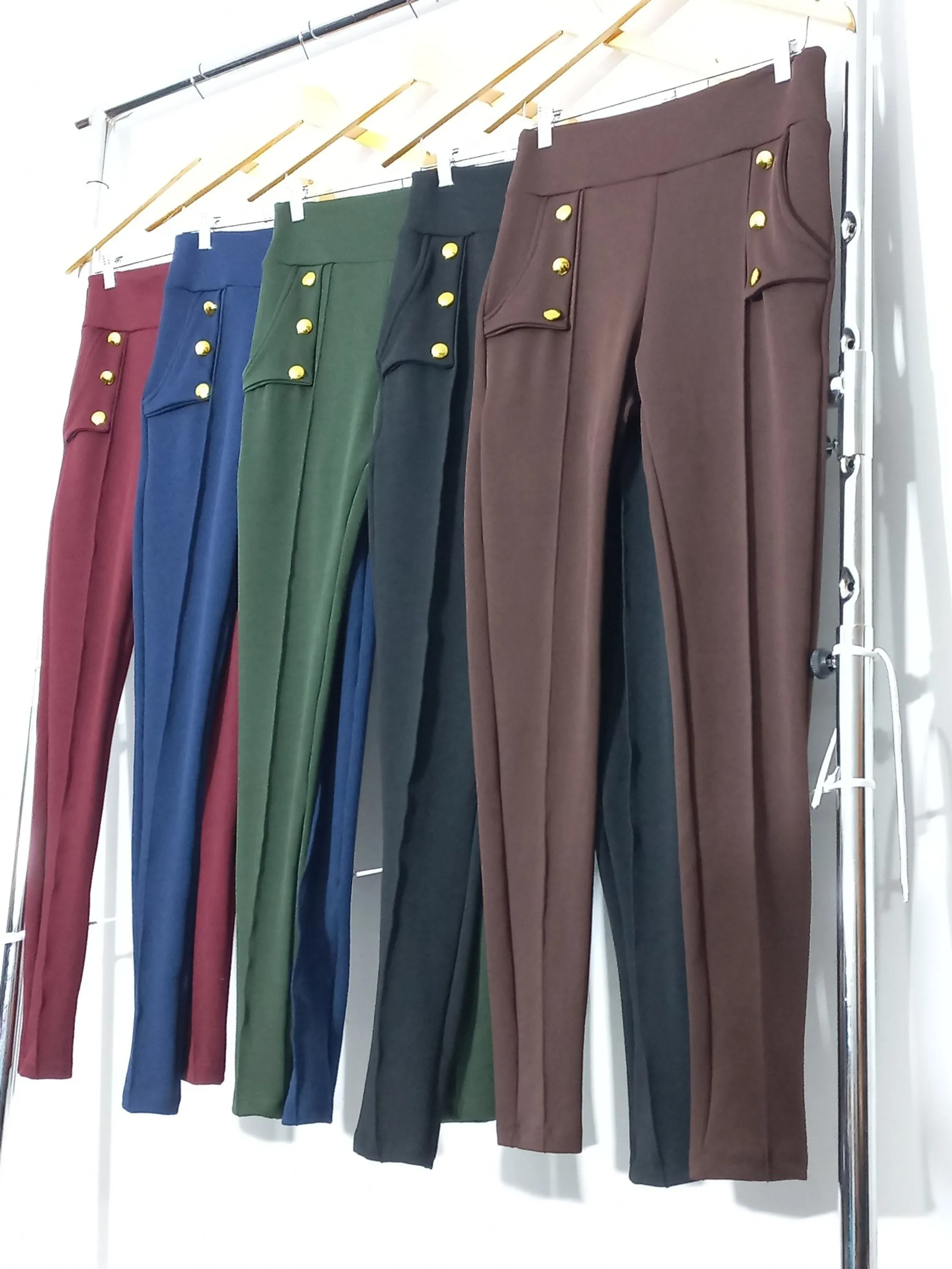 CALÇA NO TECIDO MALHA CREPE PREMIUM 6 BOTÕES