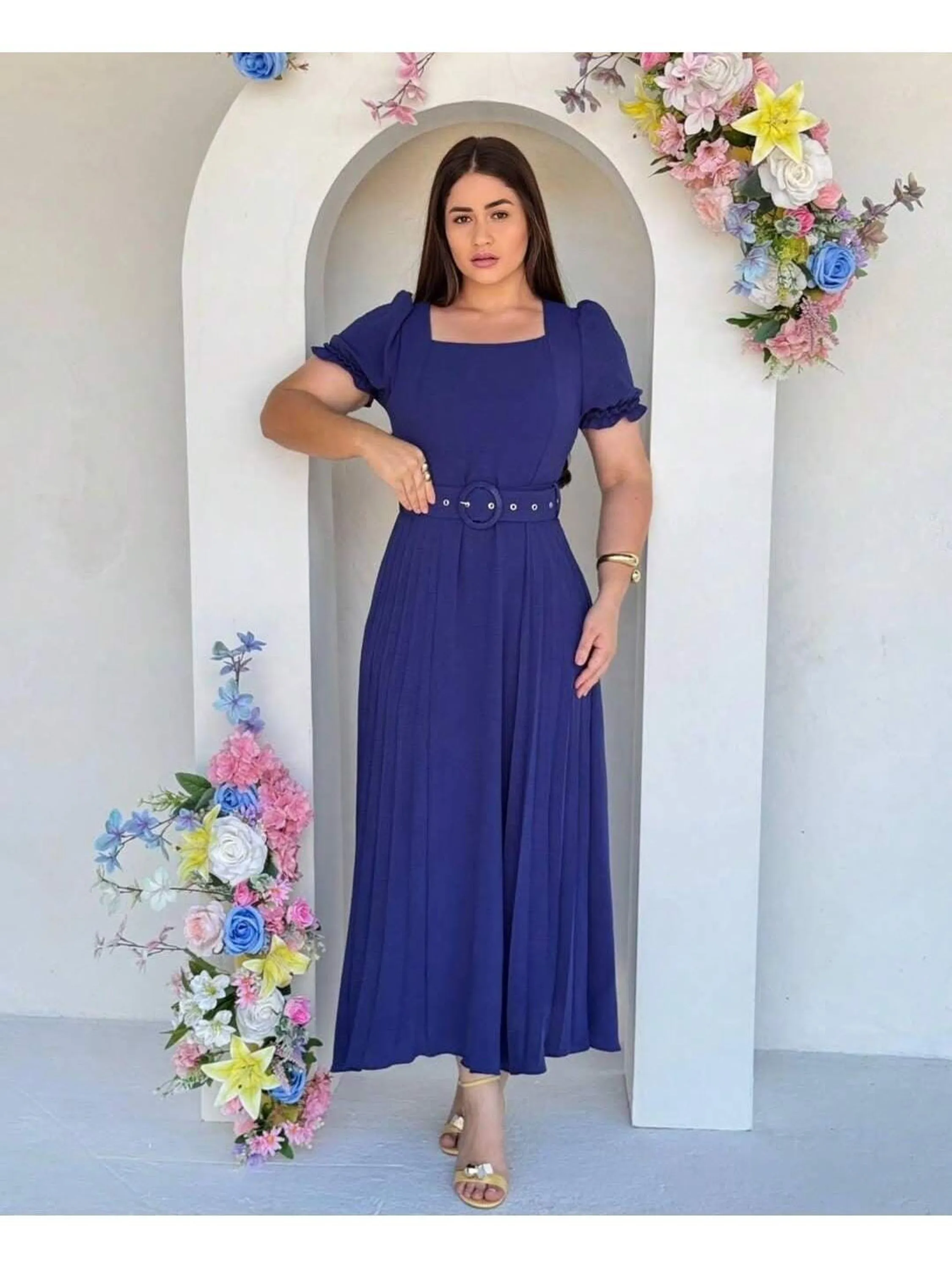 Vestido Longo Feminino Plissado com Cinto Encantador
