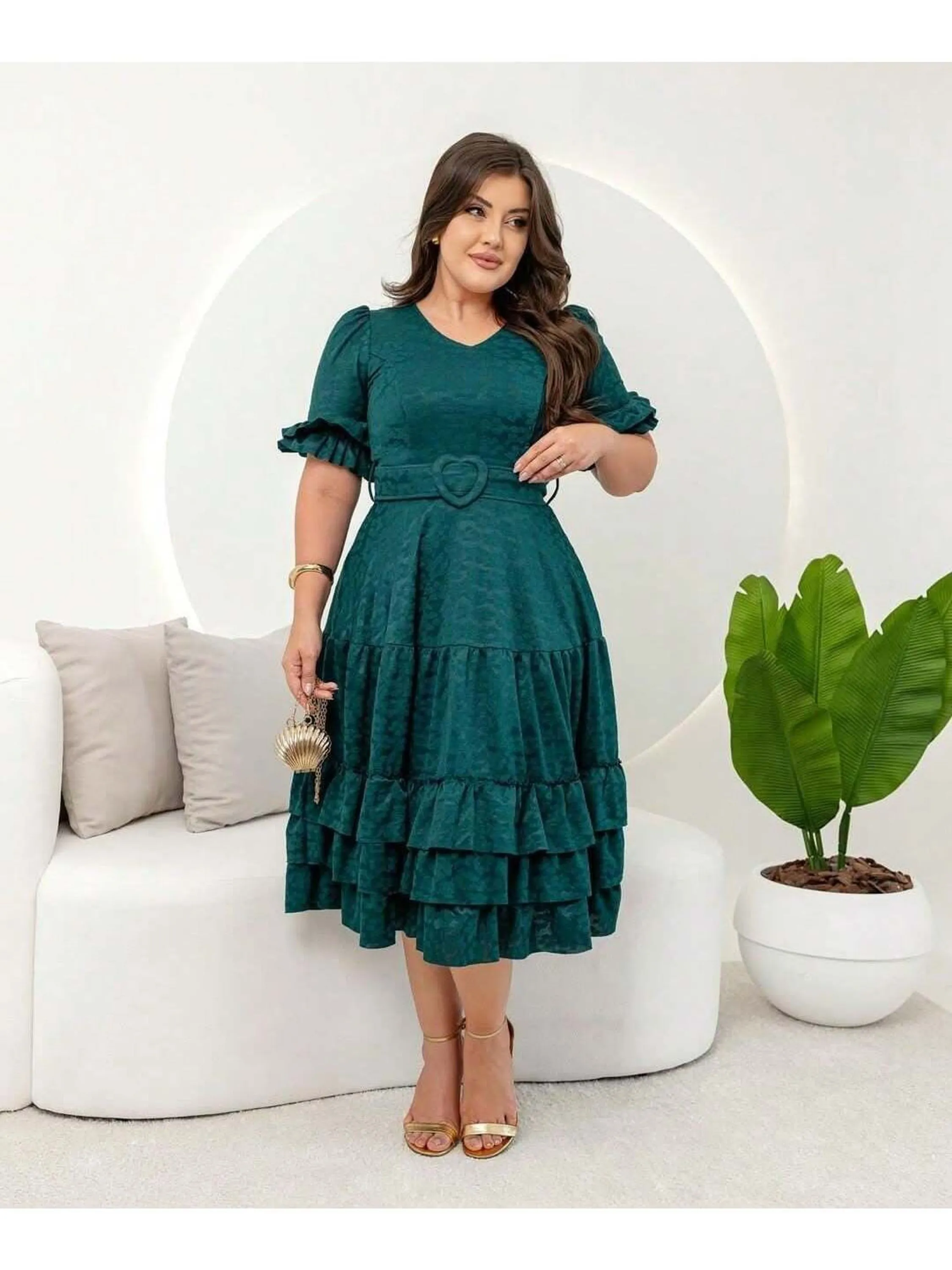 Vestido Feminino Mídi Babados com Cinto Coração