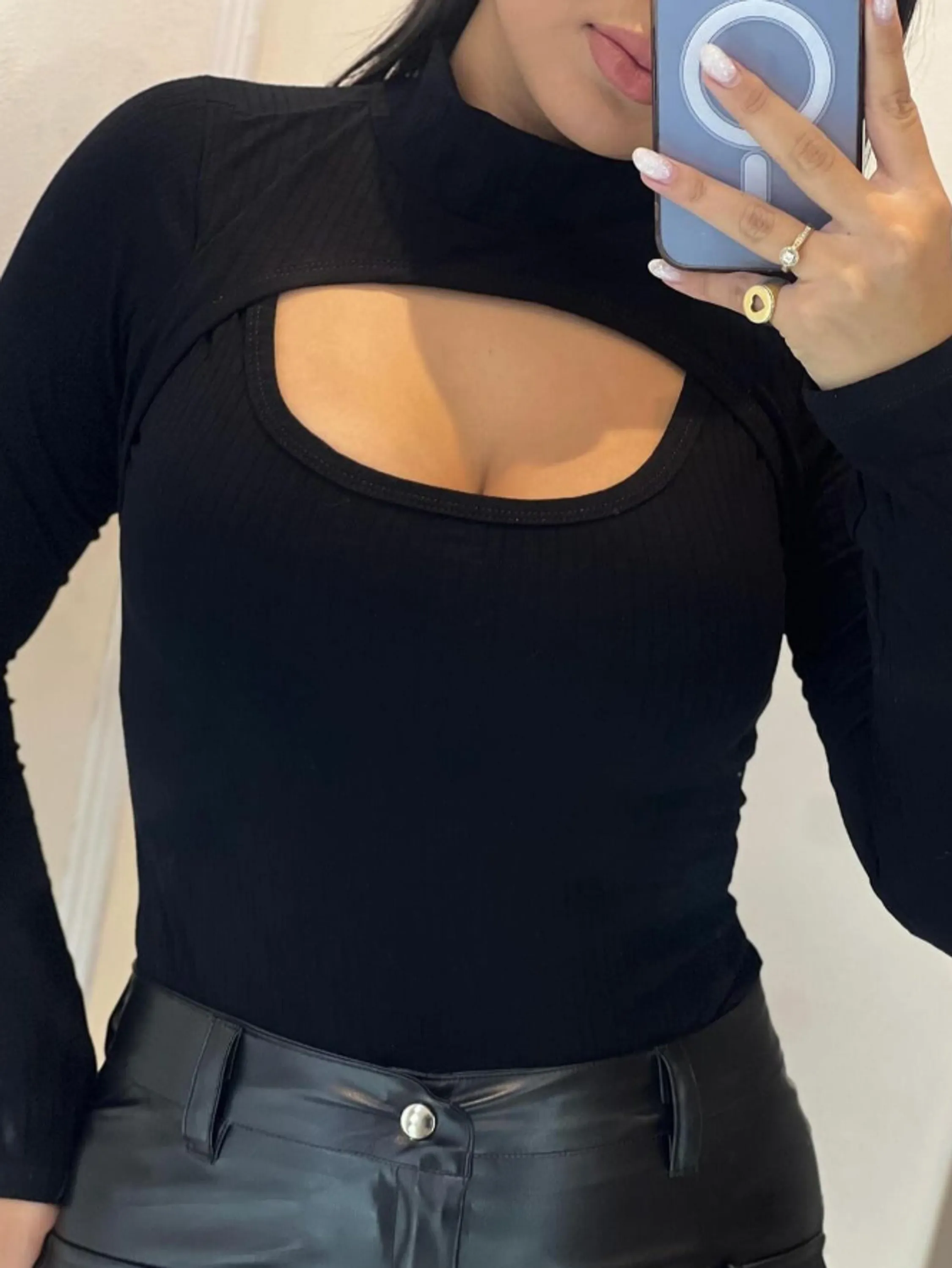 Body Gola Alta com Decote Frontal