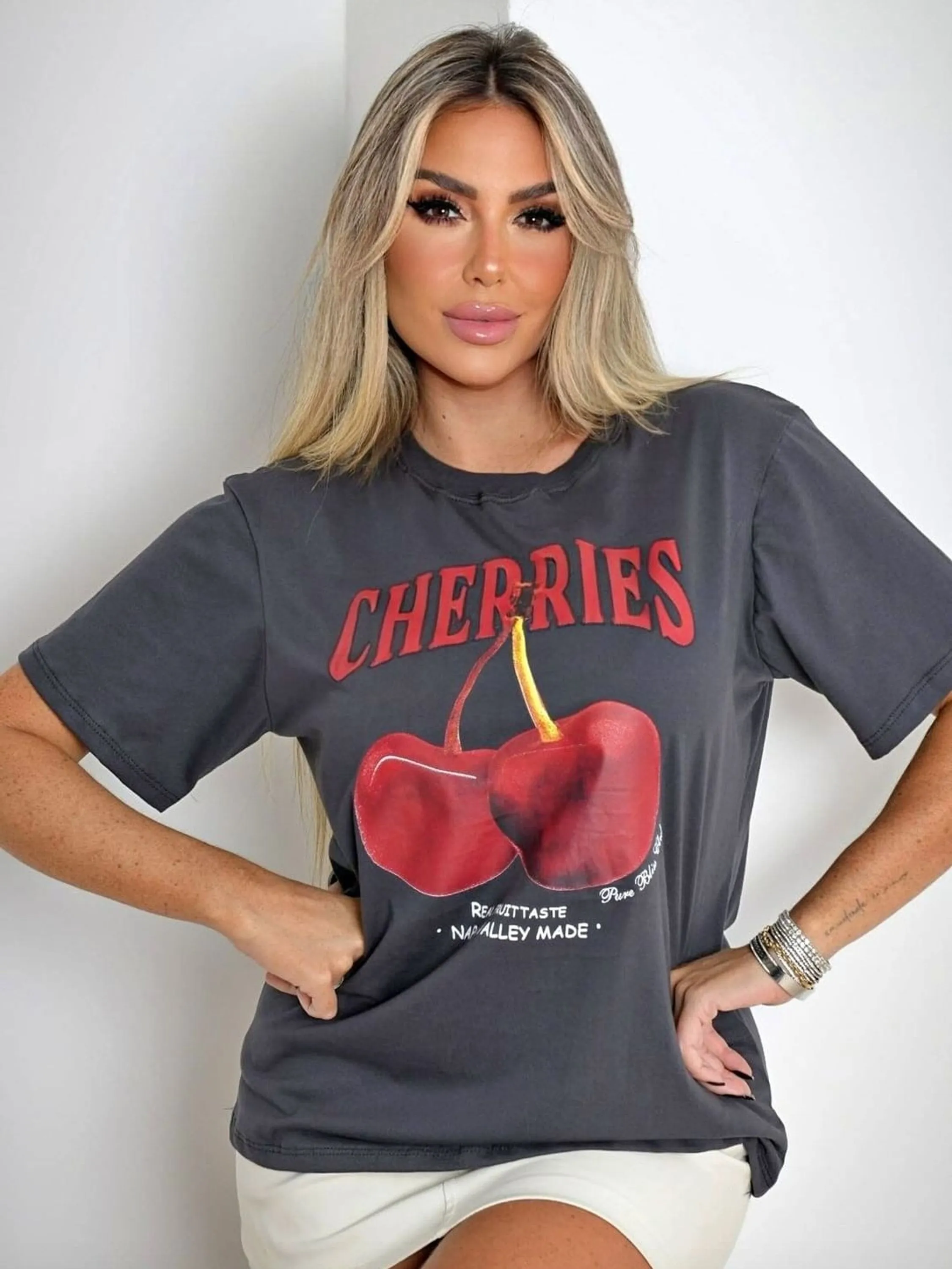 T-shirt cherries