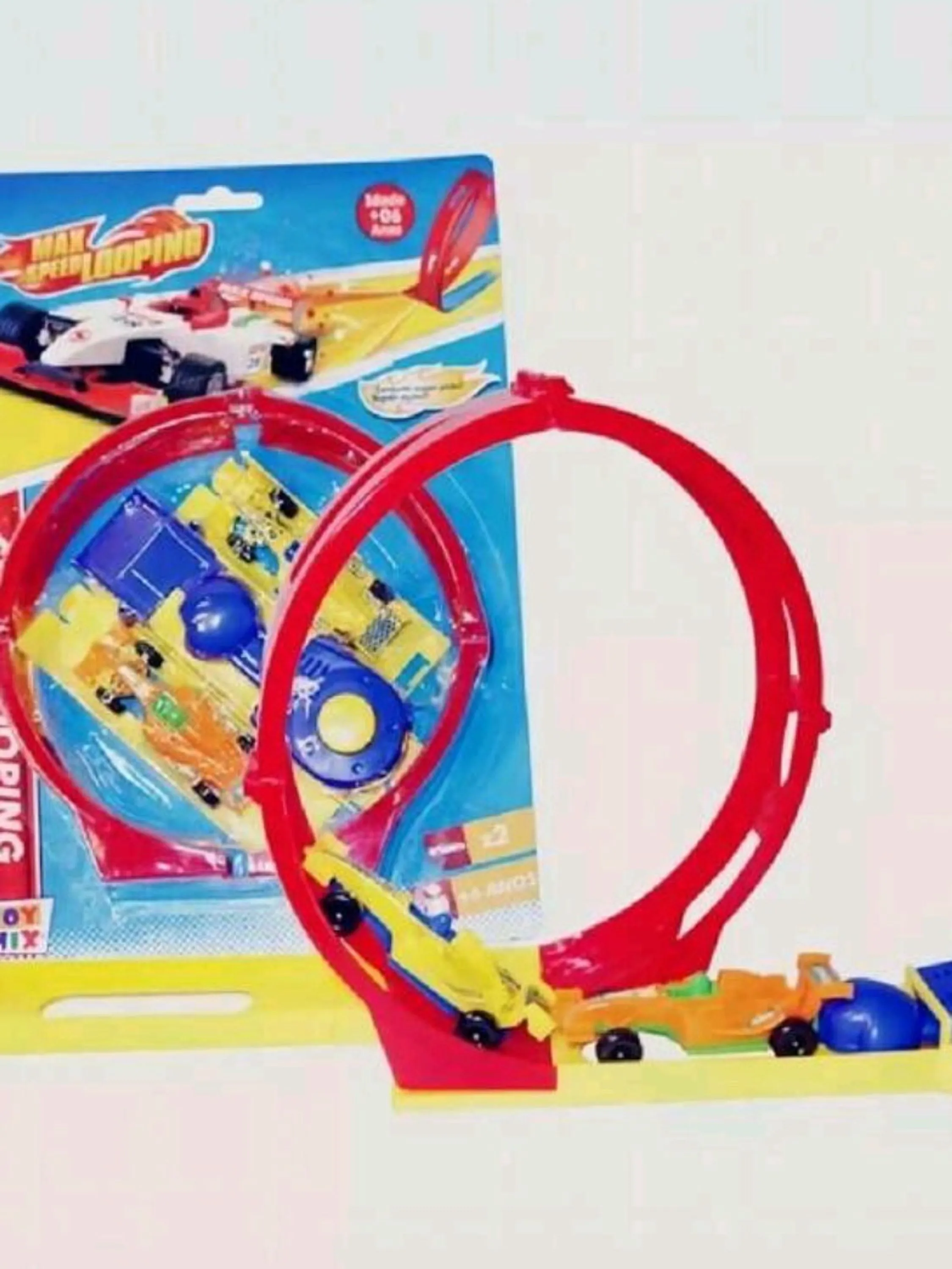 Brinquedos:pista carro