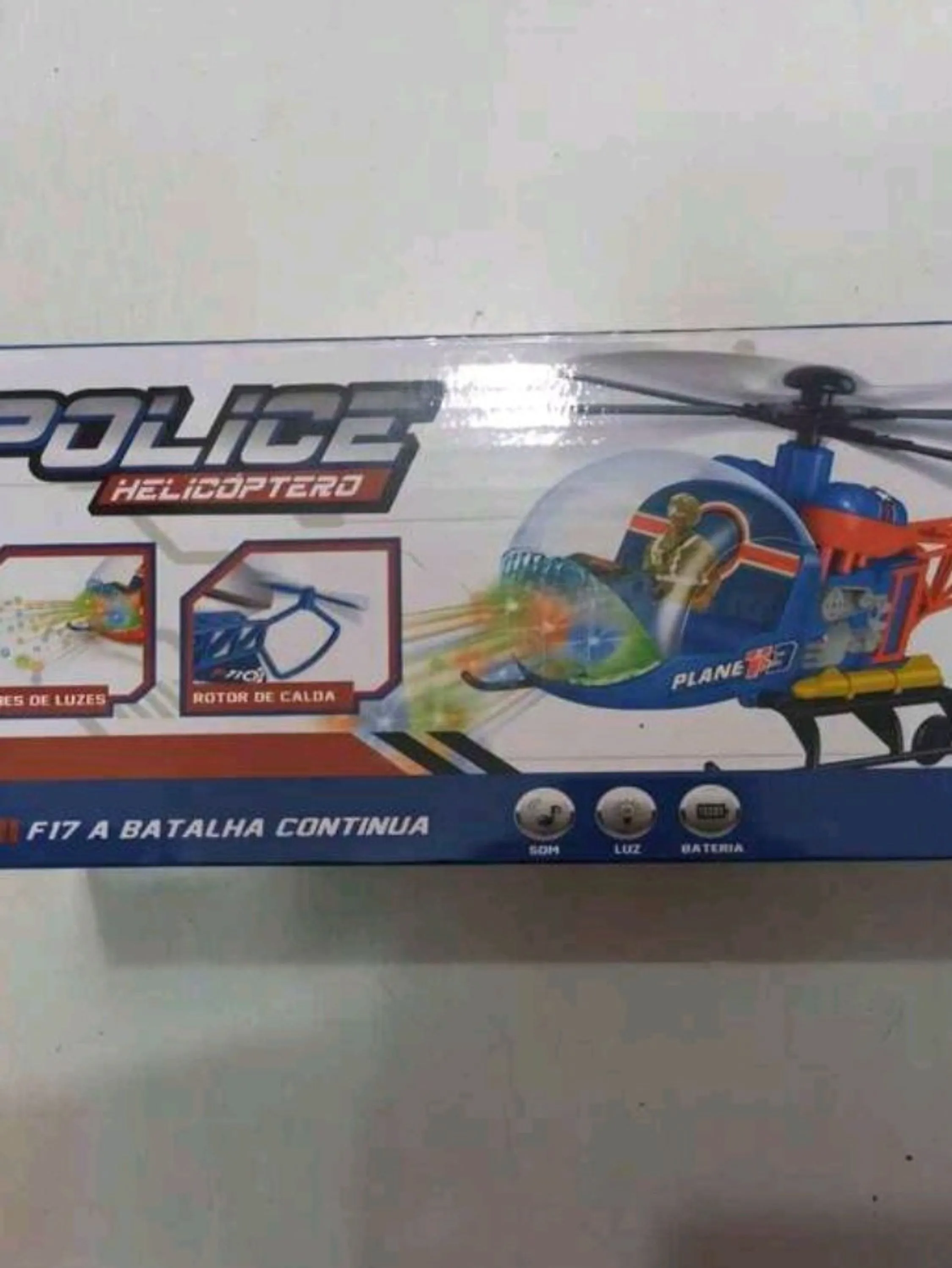 Brinquedo:avião , flashes de luzes som, rotor de calda
